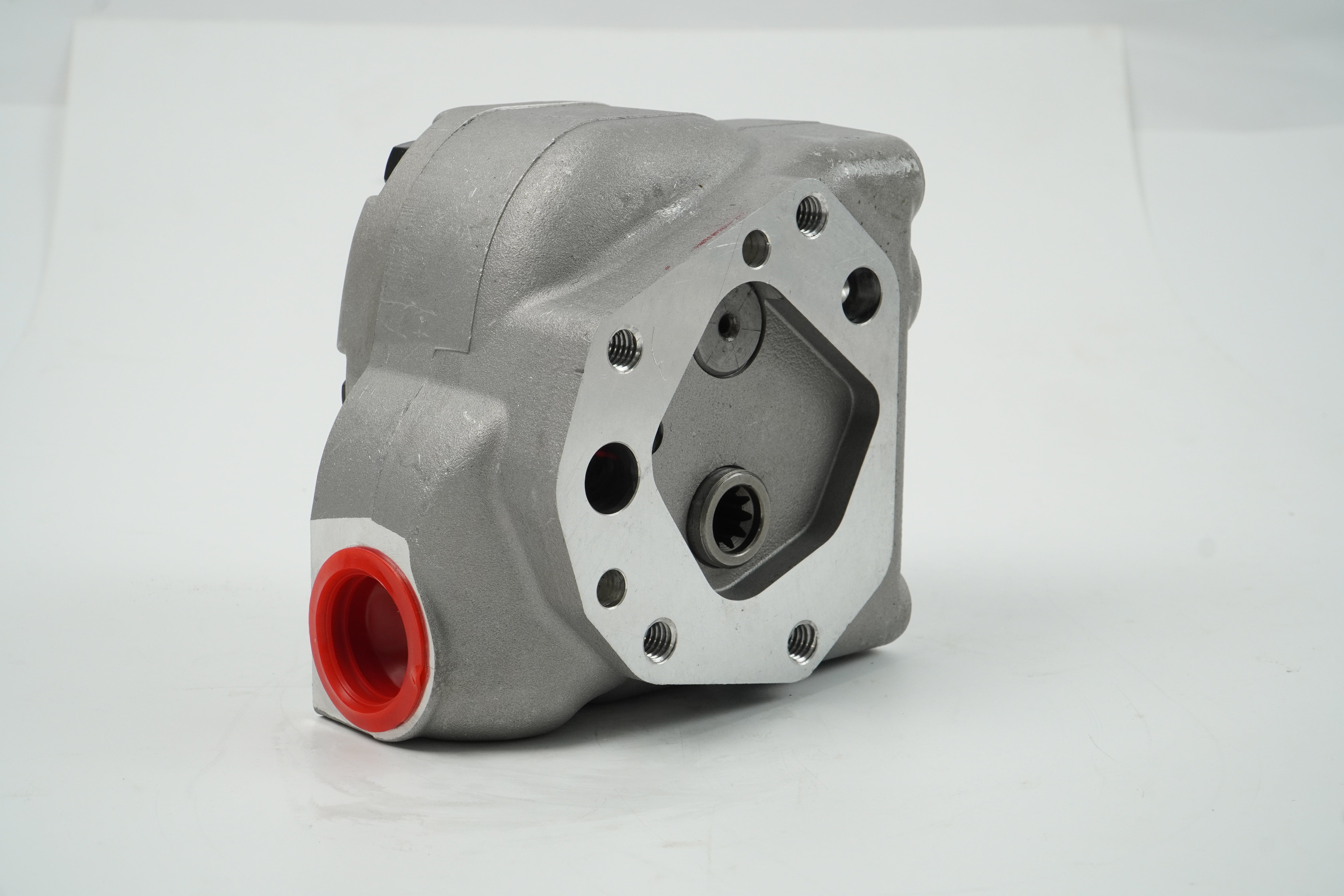 Gear Pump 70931C91 For CNHTractors 786, 886, 1086, 1486, 1586+