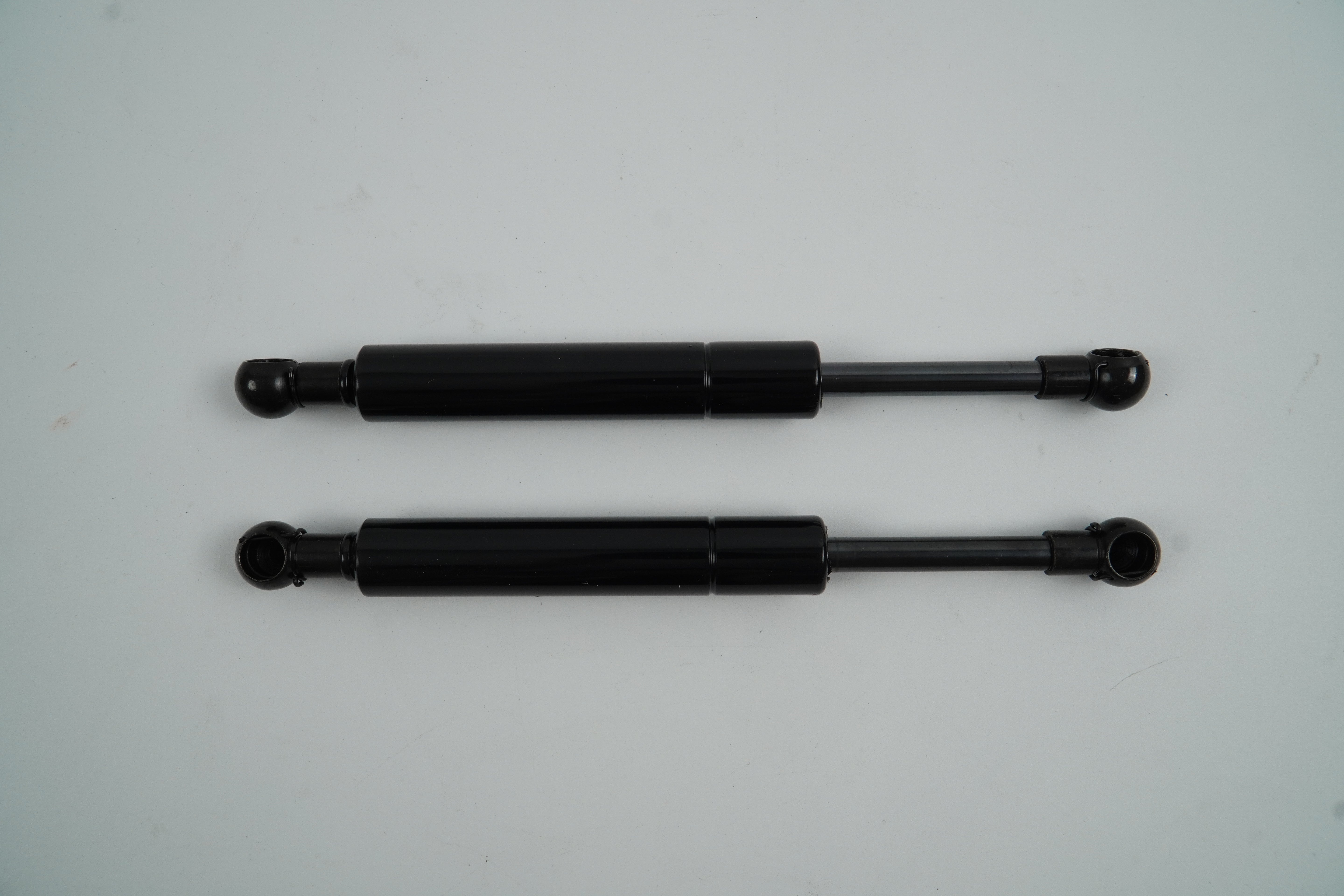 Gas Spring 400472A1 248069A1 for CASE 40XT 60XT 70XT 75XT 85XT 90XT 95XT 420CT 435 465