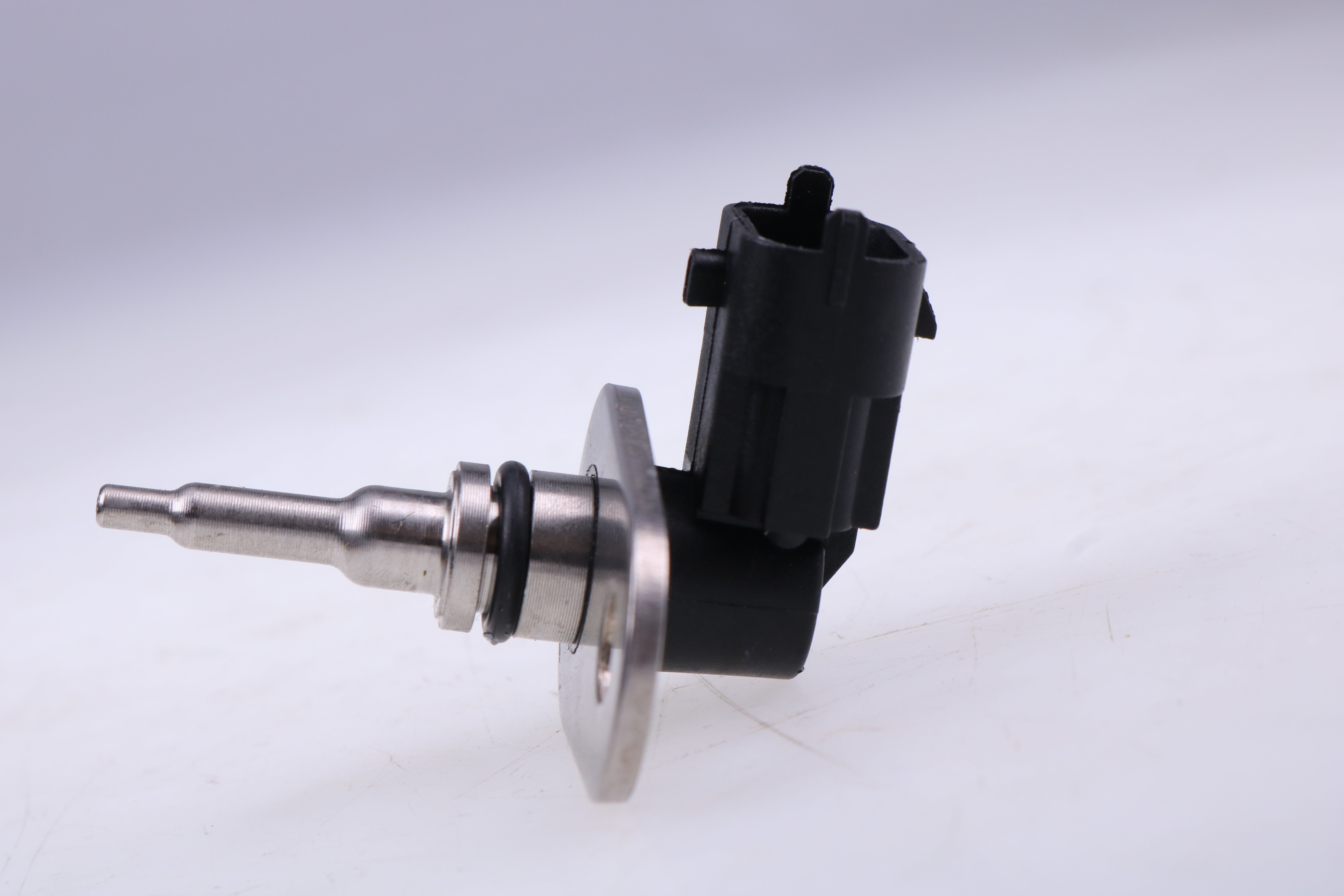 Replacement Temperature Sensor 04212750 for Deutz Engine TCD2.9L04 TD2.9L04