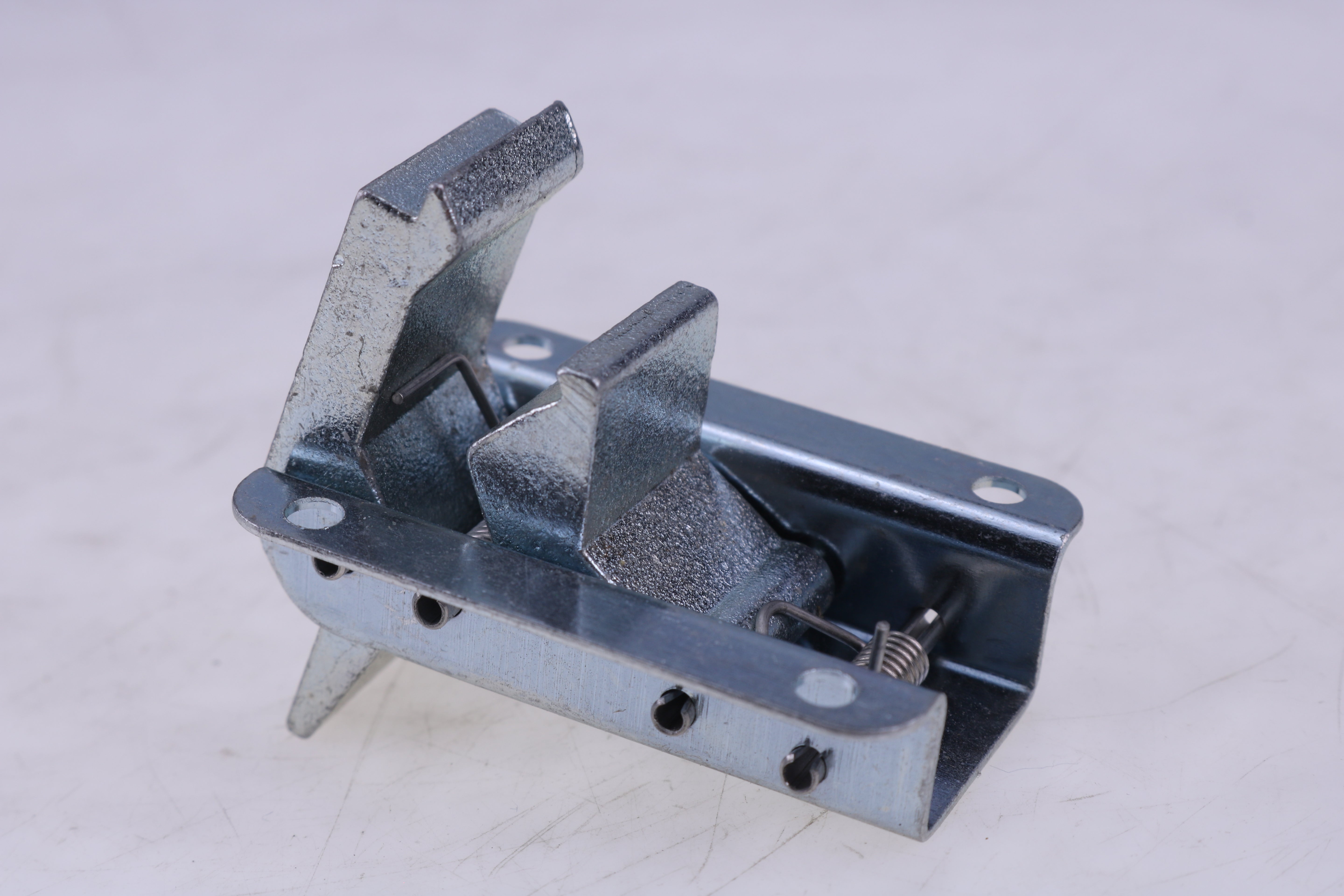 Small Compression Latch 105759GT for Genie Scissor Lift GS-1530 GS-1532 GS-1930 GS-1932 GS-2032 GS-2046