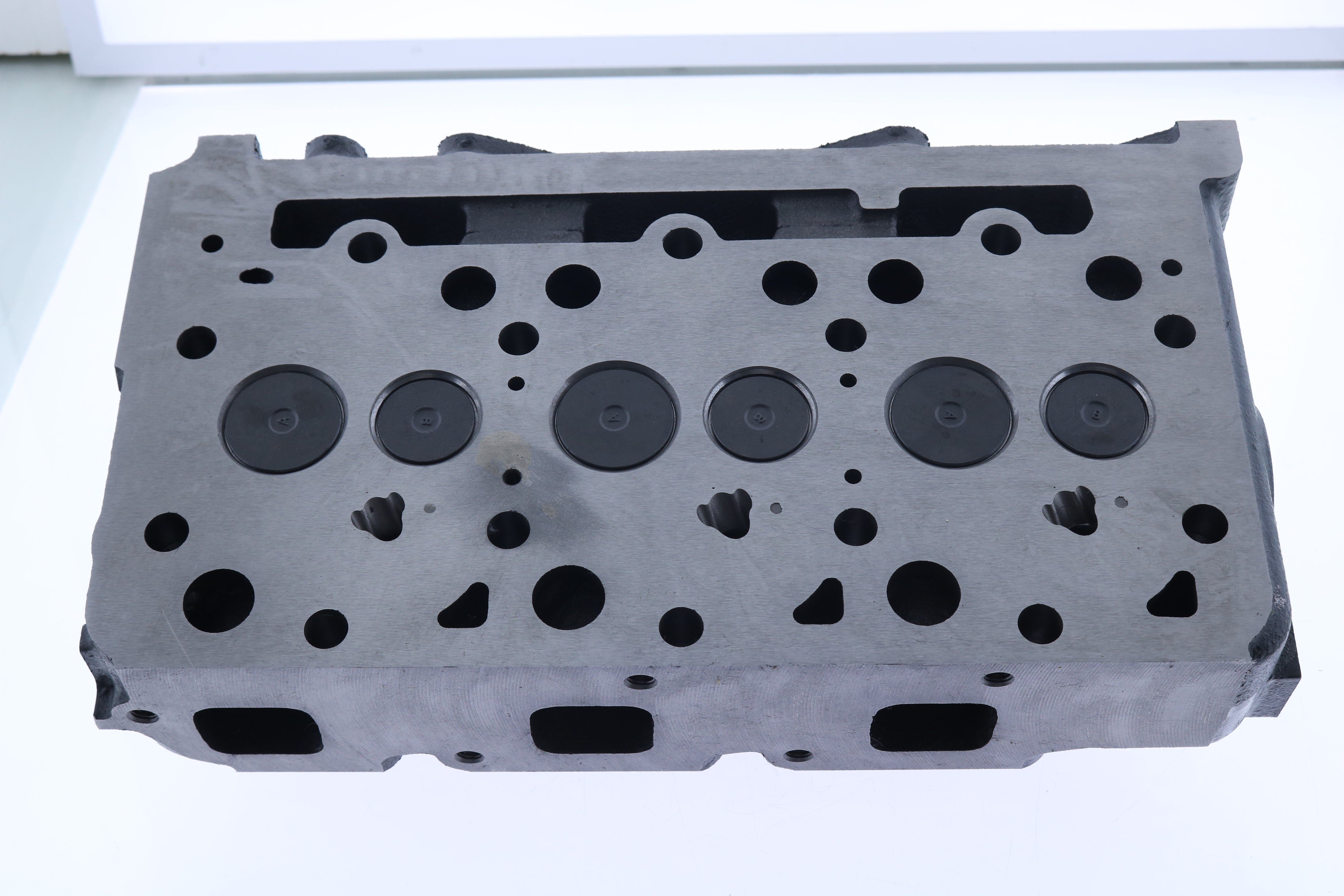 D1703 Cylinder Head 1A033-03042 For Kubota L3430DT L3430HST