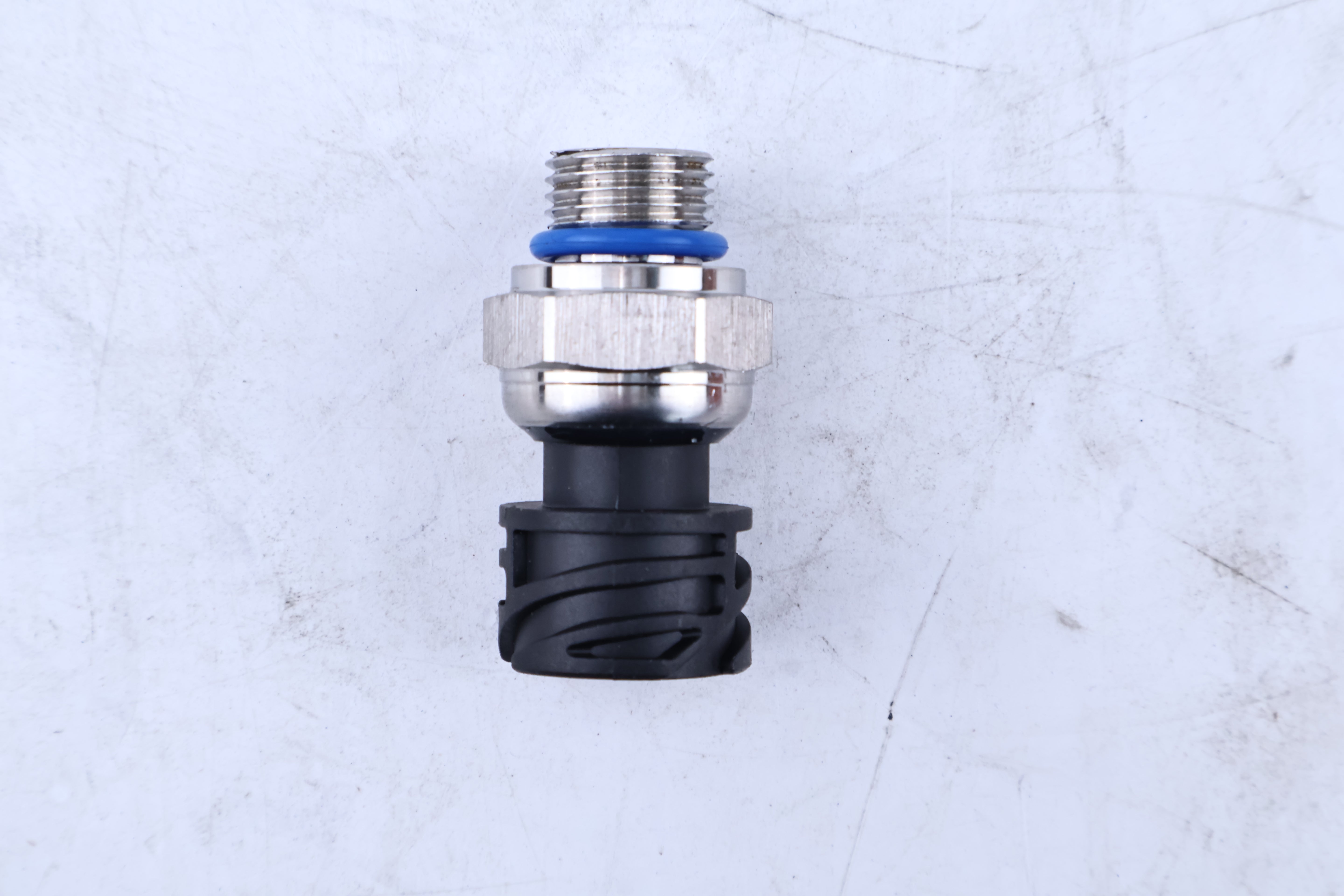 New 21634021 22899626 Oil Fuel Pressure Sensor for VOLVO Truck D12 D13