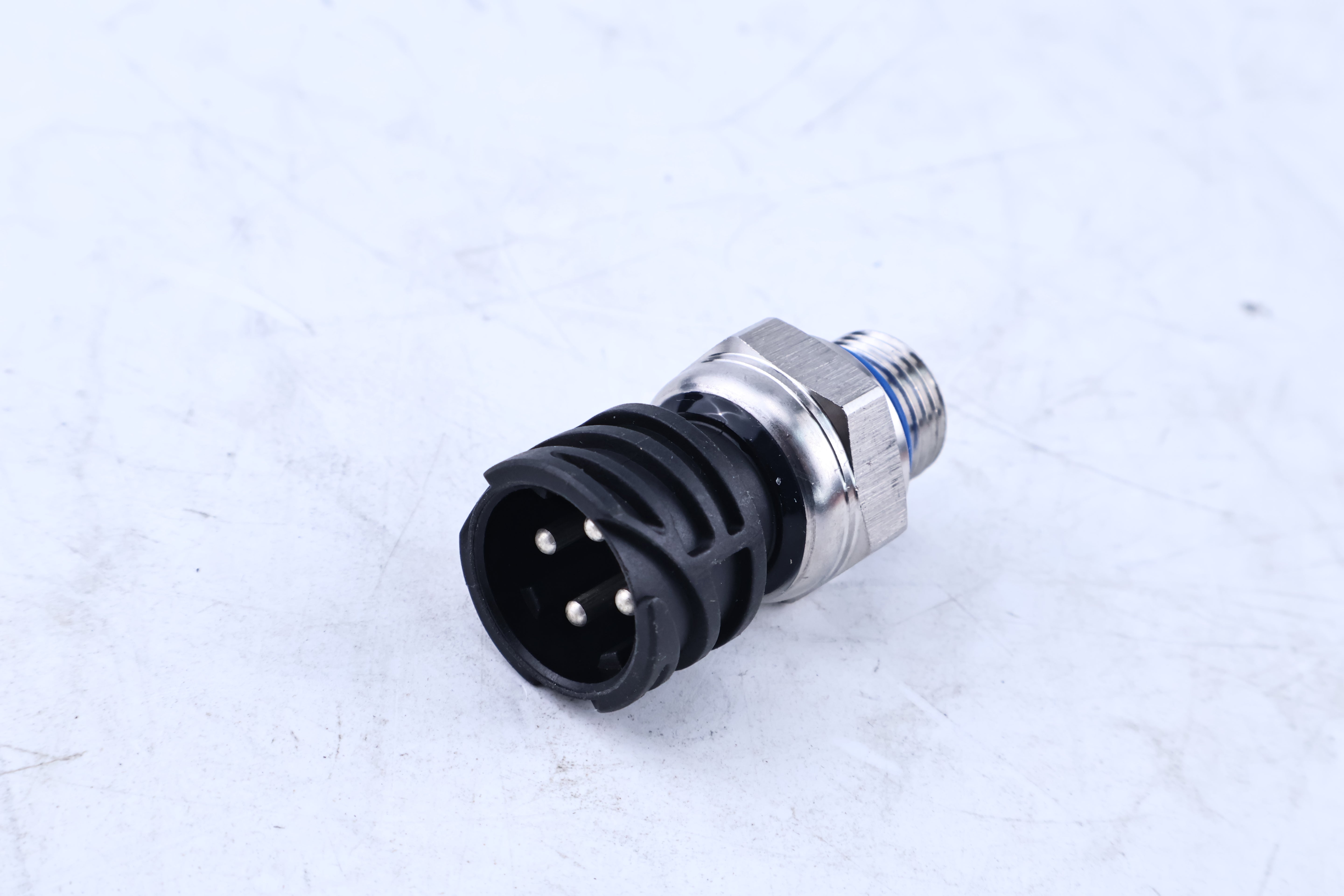 New 21634021 22899626 Oil Fuel Pressure Sensor for VOLVO Truck D12 D13