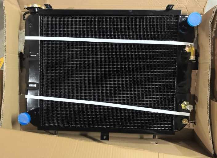 Water Tank Radiator 3EB-04-A5111 for Komatsu FG15H-16 FG20-12 FG25SH-12 FG23-12 FG28-12 FG30HT-12