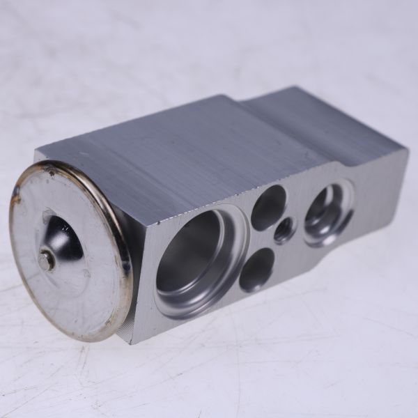 Replacement Expansion Valve RE174764 RE57575 For John Deere