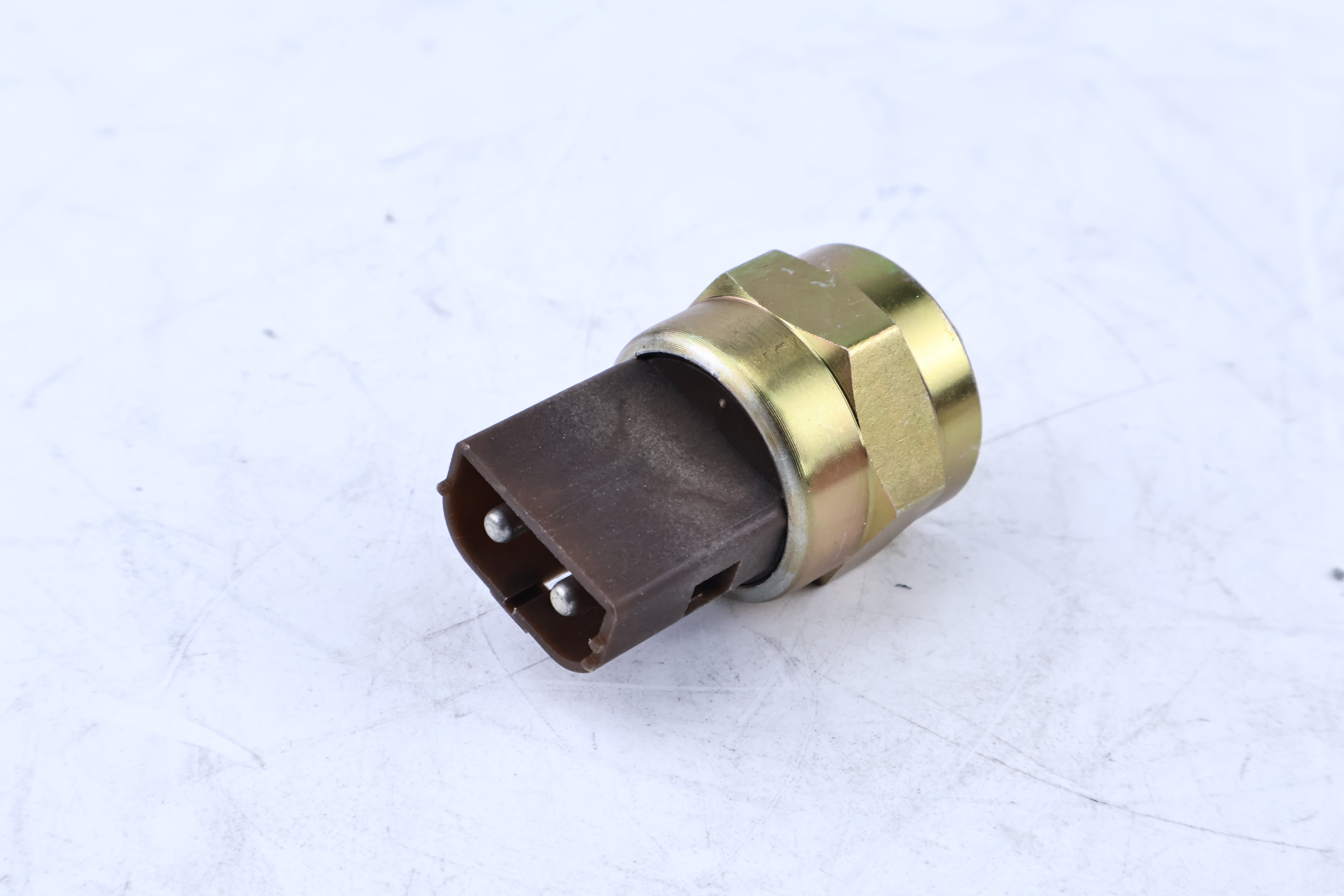 Oil Pressure Sensor Switch 11039249 for Volvo A30C A35C A40 A35 L70C L90C L120C EC130C EW130C EW150C