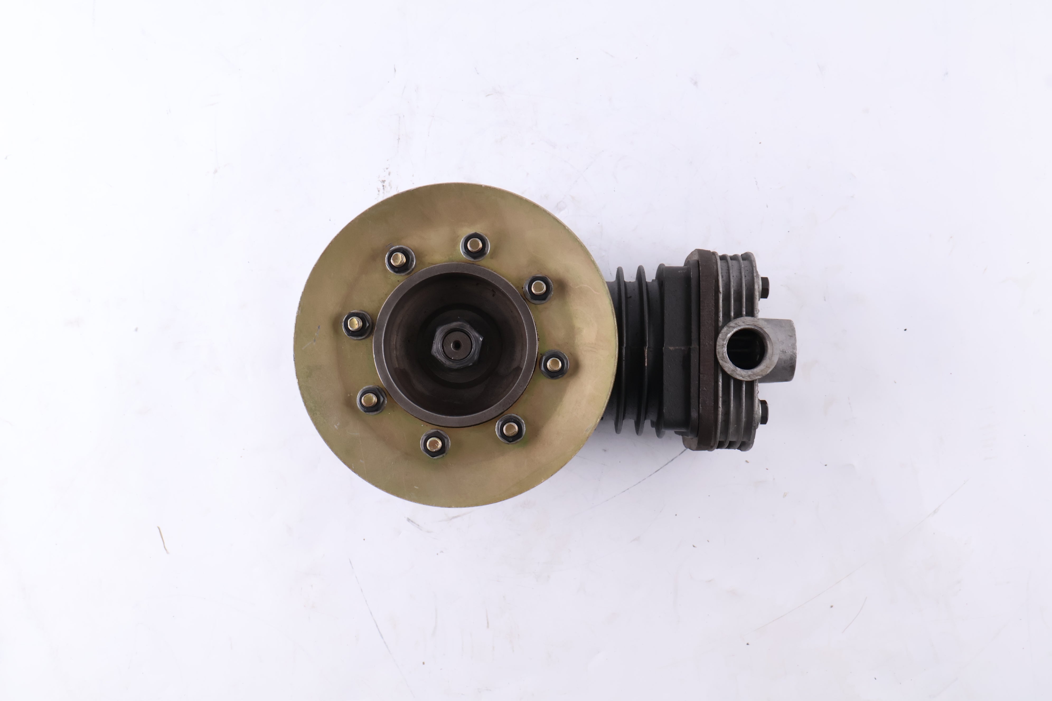 Air Compressor 82003029 for New Holland 8260 TM115 8160 8560 TM120 TM165 TM150