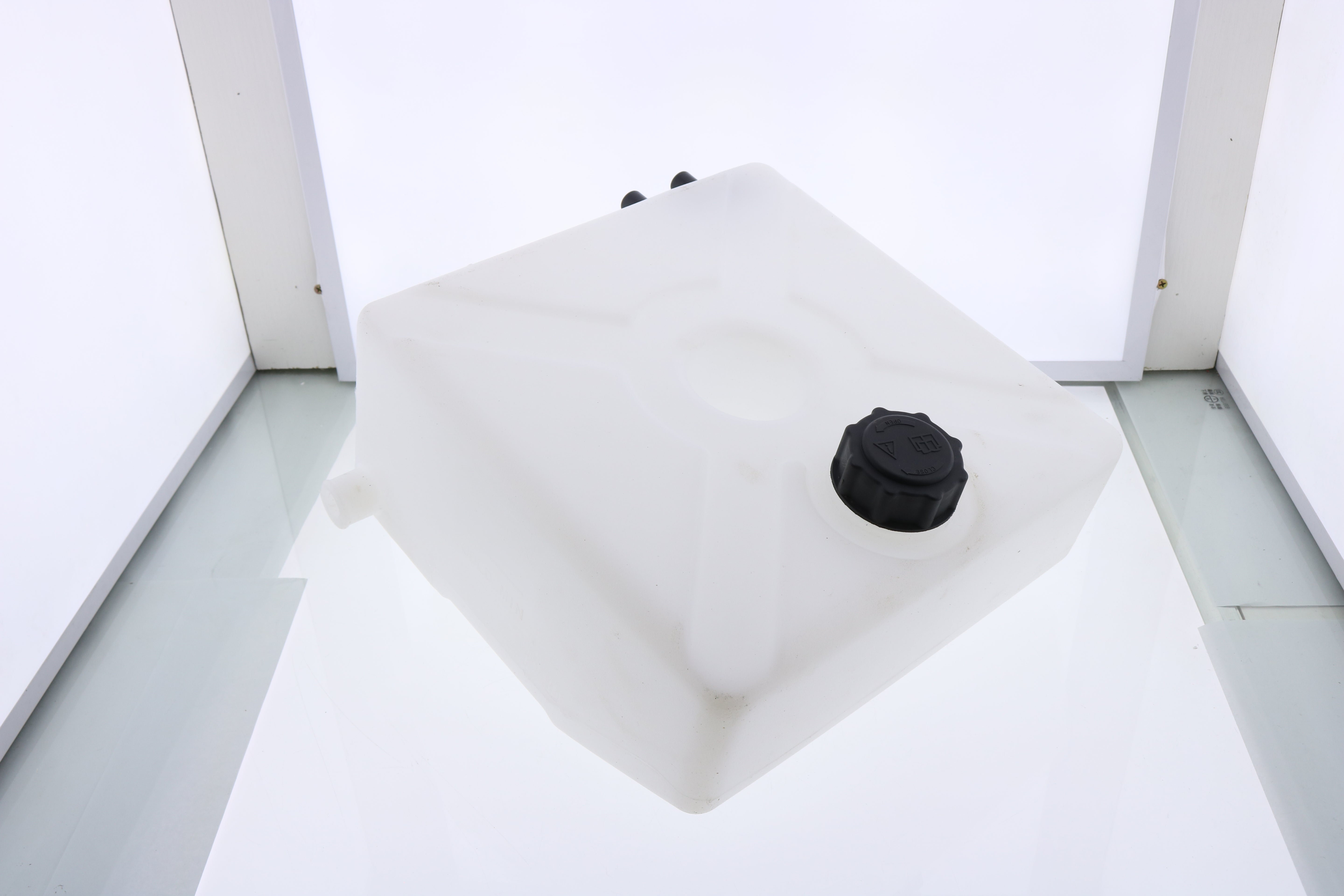 Coolant Expansion Tank Assembly 283/59008,332/U7589 For Jcb 714 718 722 726