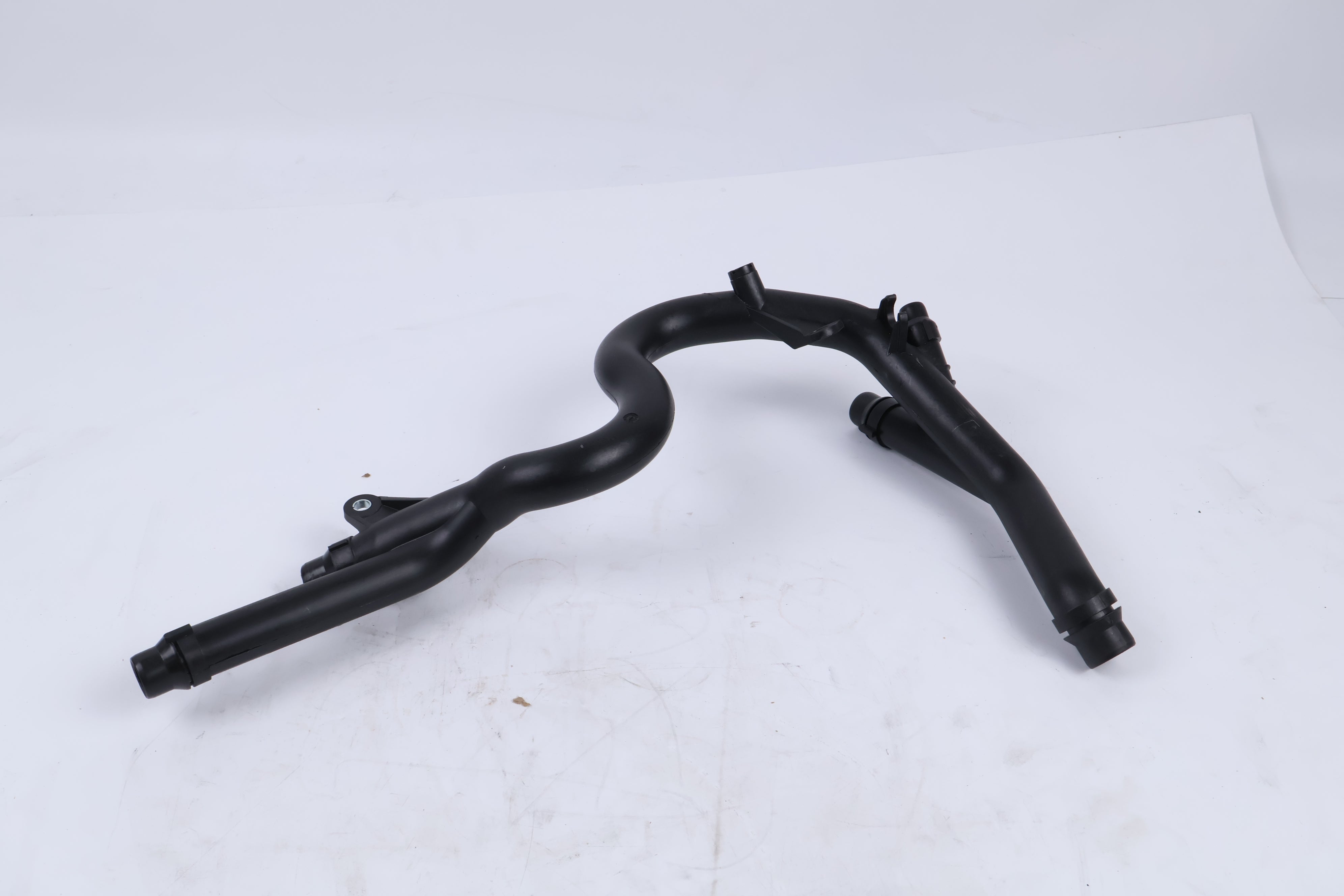 Aftermarket Water Hose Return Pipe 11537806706 for BMW E60 E60N E61 E61N E65 E66 E67 E70 E71
