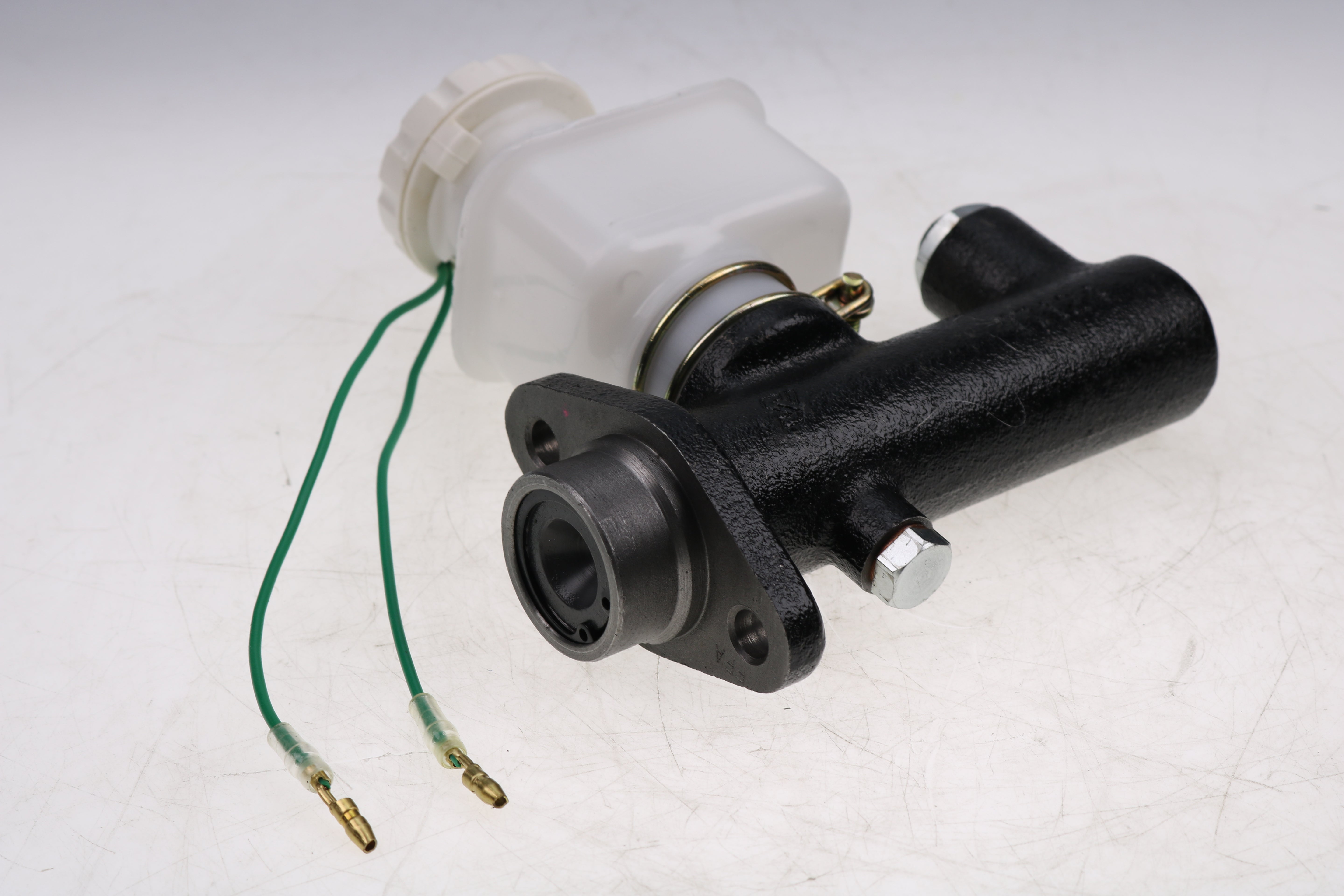 Brake Master Cylinder MY012-8351-00 for Komatsu Fork Lift FD40-5