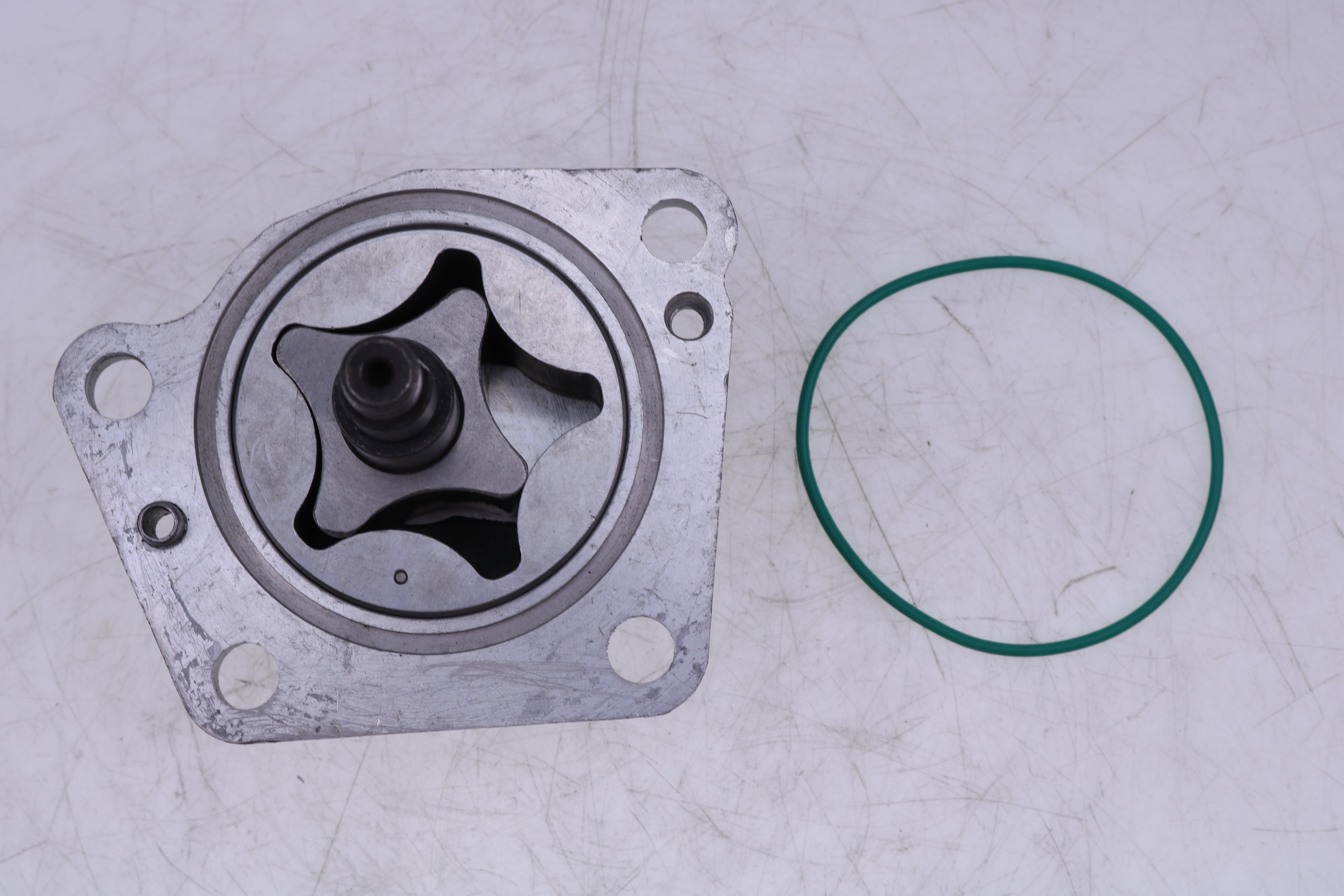 Oil Pump 32B35-00011, 32B3500011, 34311-11011 for Mitsubishi Engine S4S S6S S6K Forklift F18B F18C