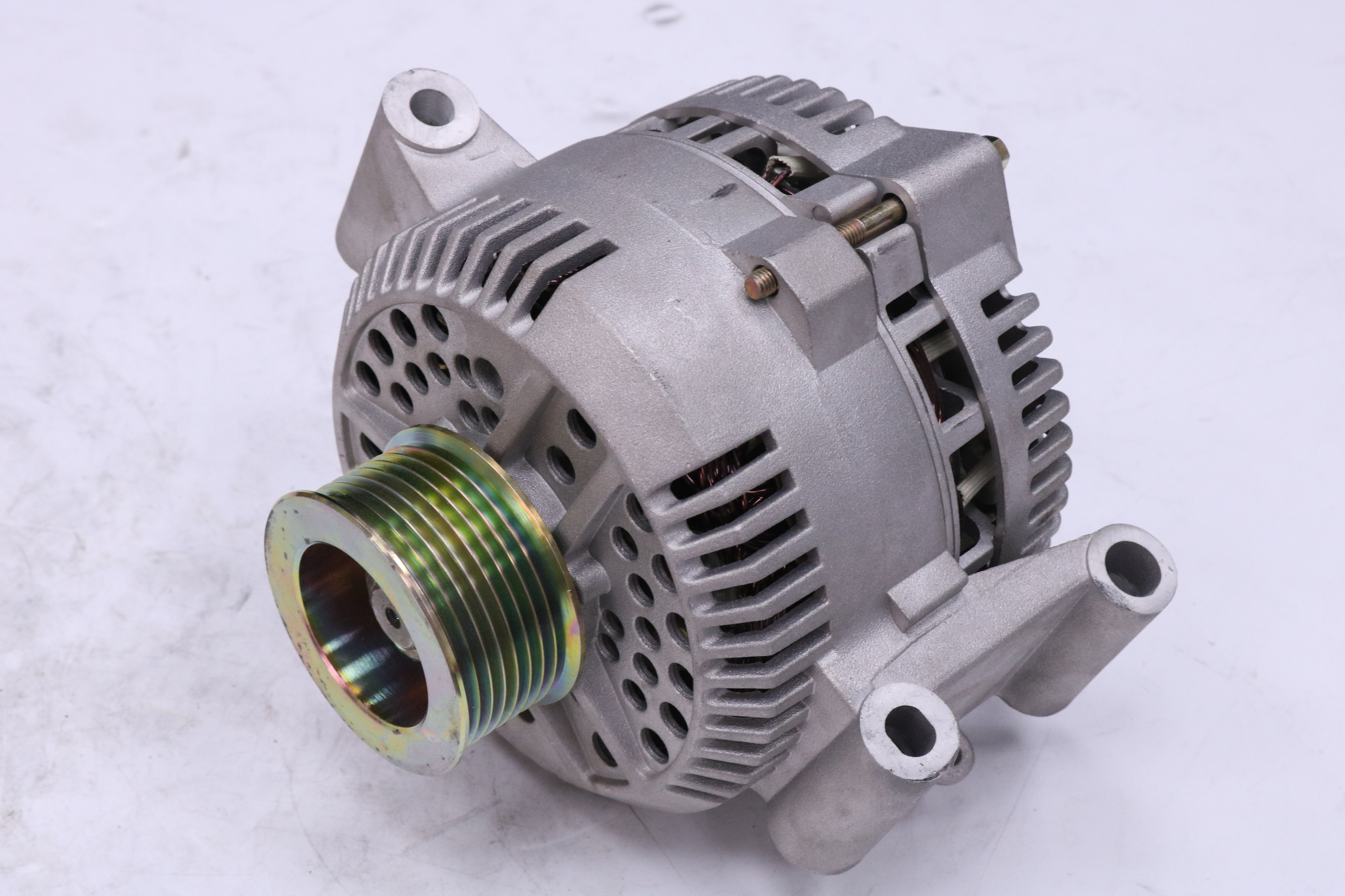 12V 95A Alternator 7012680, 7019977 for JLG 450A 600A 800A 740AJ 100HX 110SX 60H 860SJ 80HX 3394RT 400RTS 4394RT 500RTS