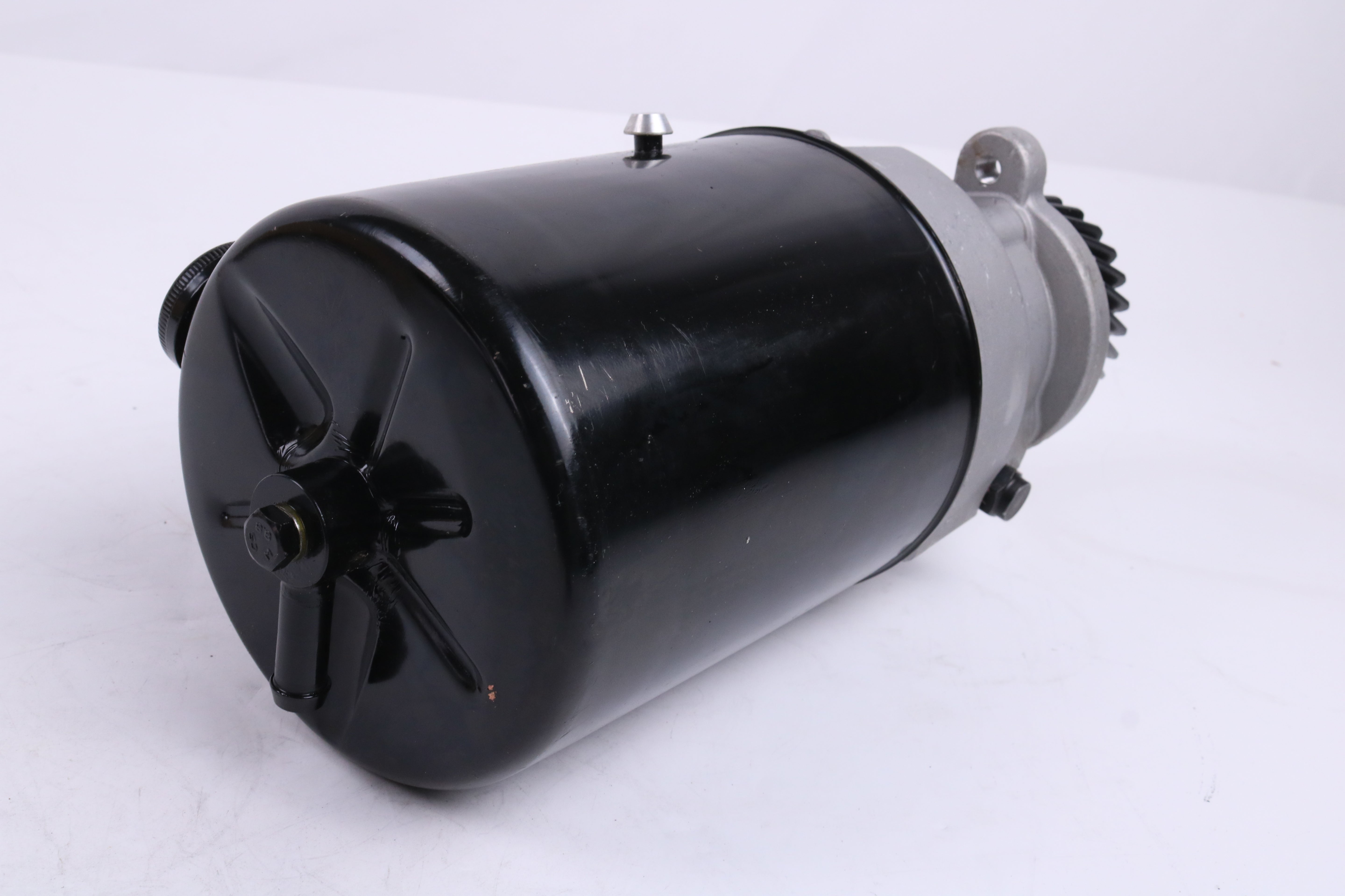 Gear Pump E0NN3K514AB Compatible with Ford Tractor TW5 TW10 TW15 TW20 TW25 TW35