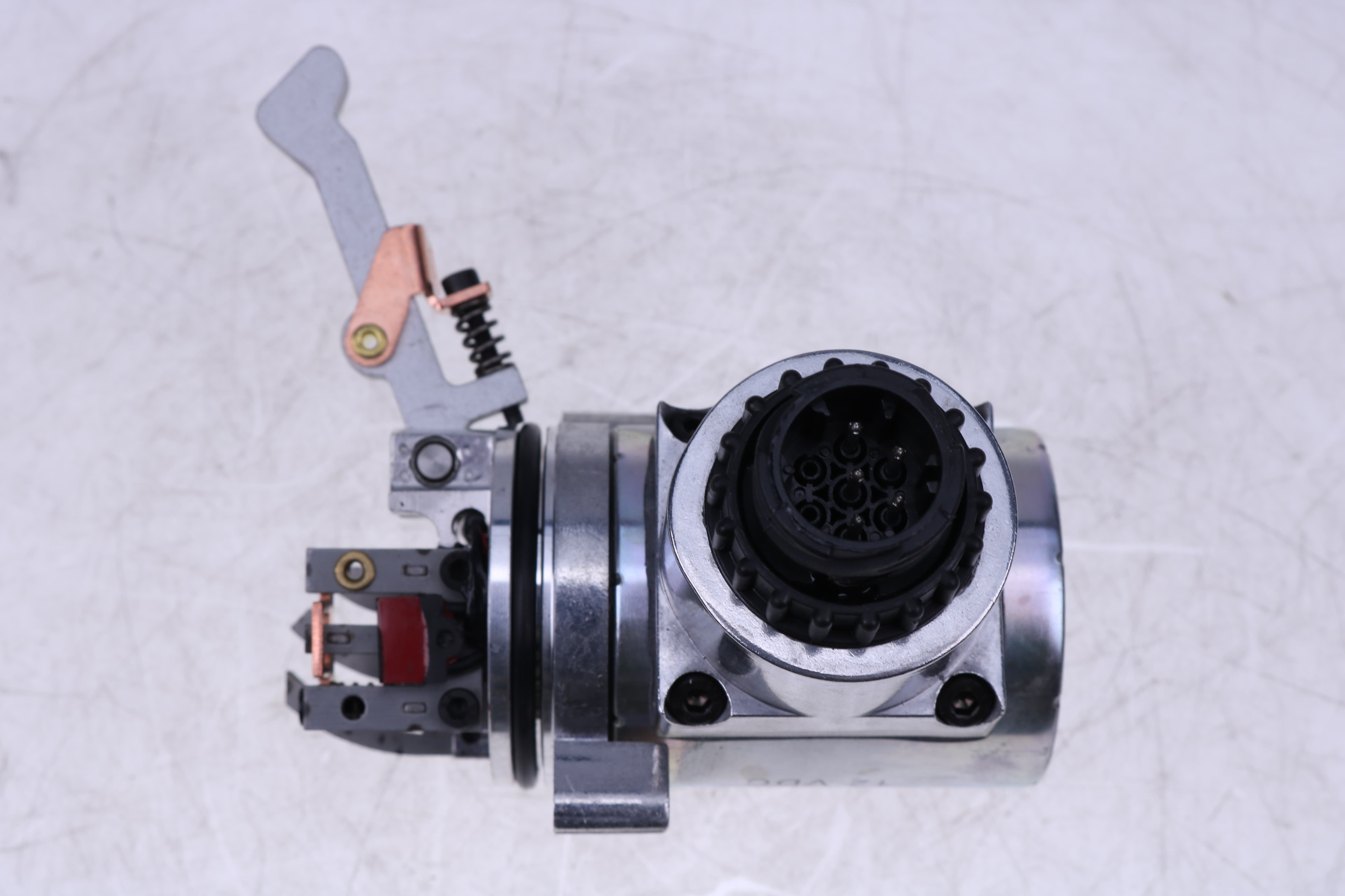 Shutdown Solenoid Valve 04286363 For Deutz Engine TCD2011 DL2011 FL2011 BFL2011 BFM2011