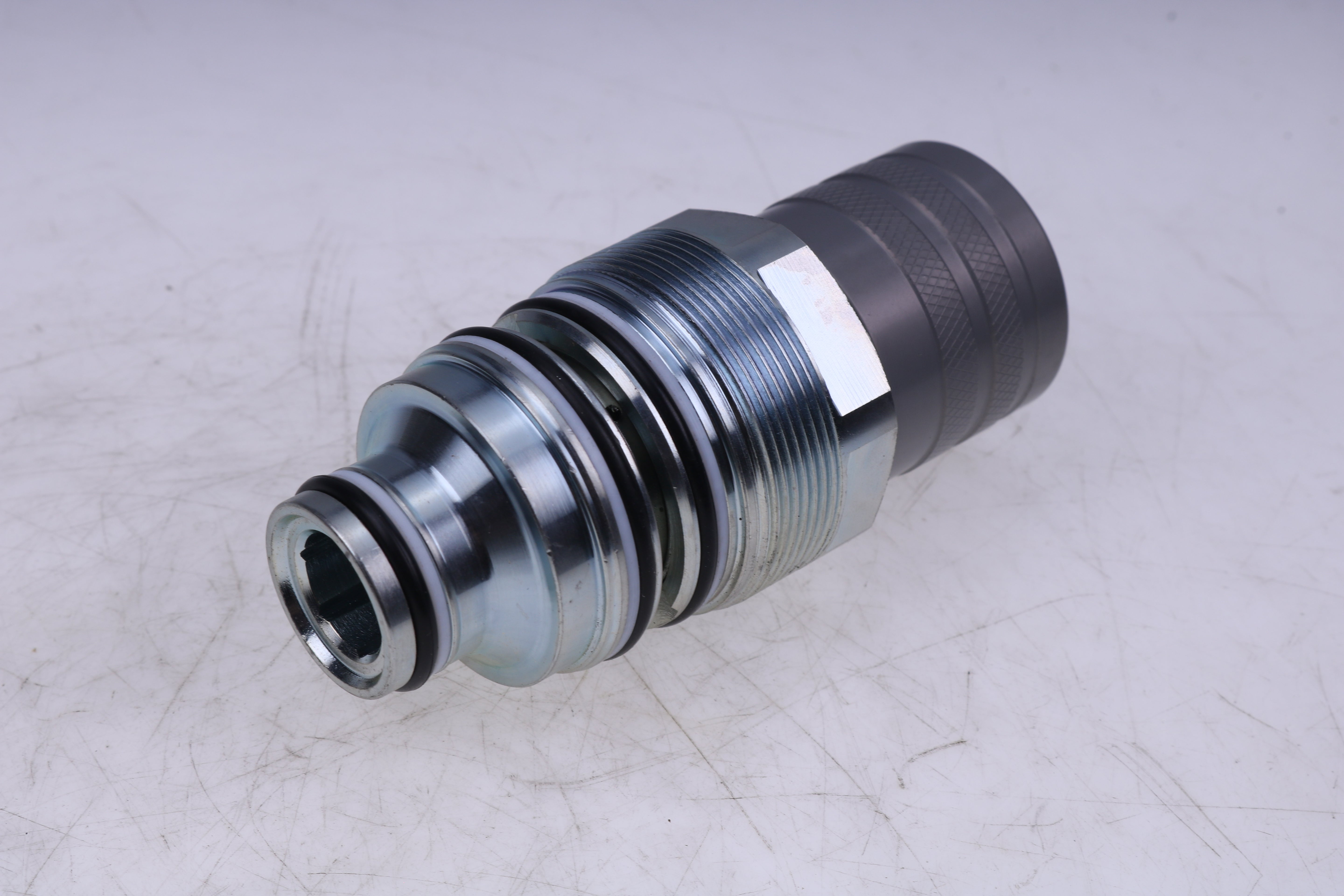 Female Quick Connector 84390118 for Case SR130 SR150 SR175 SR200 SR210 SR220 SR250 SV185 SV250 SV300 TR270 TR310 TR320