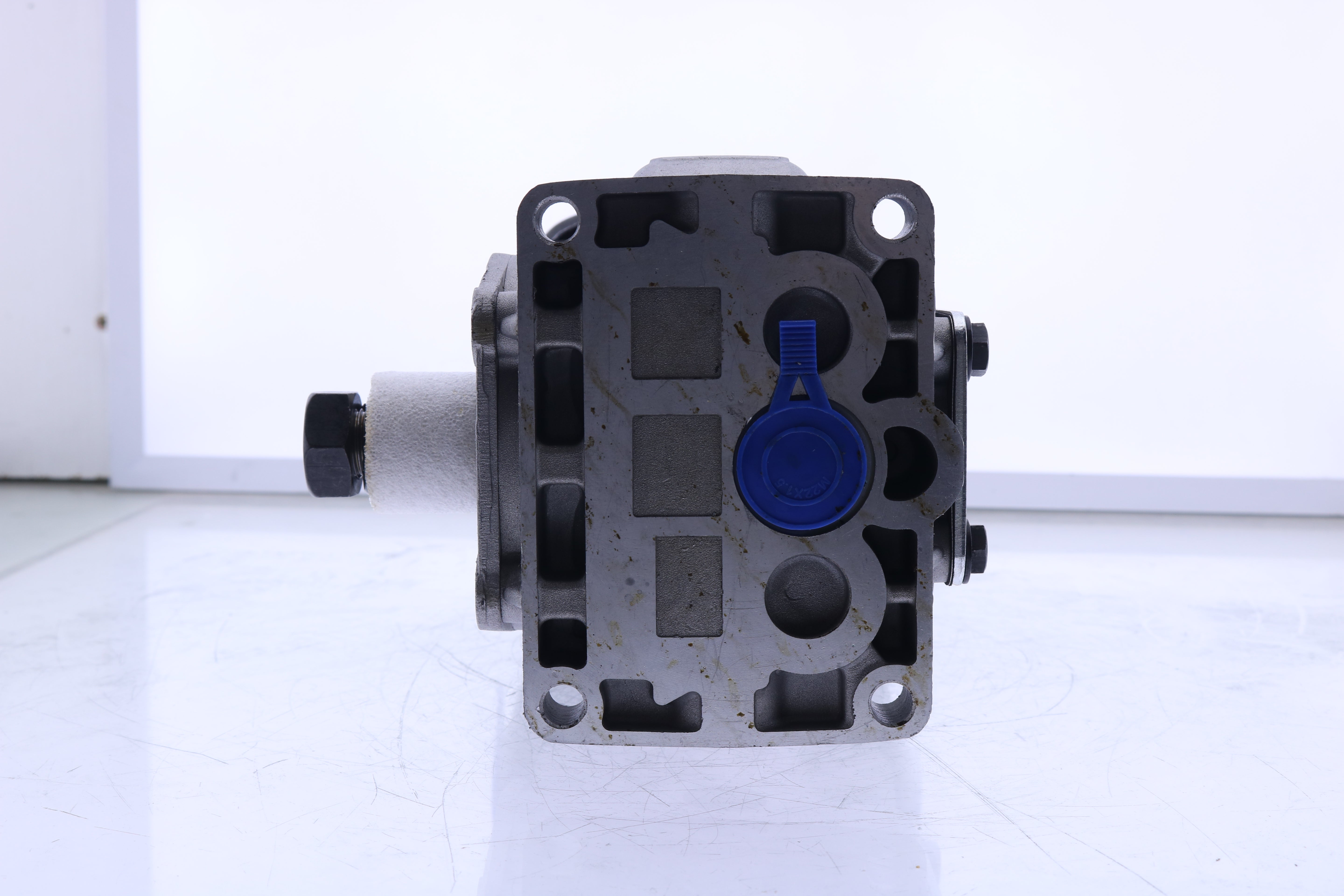 Brake Air Compressor 01174473 for Deutz Engine F4L914 BF6L914 F6L914 BF4L913T BF6L913 BF6L913C BF6L913T F6L913 F3L912 F4L912 F5L912 F6L912