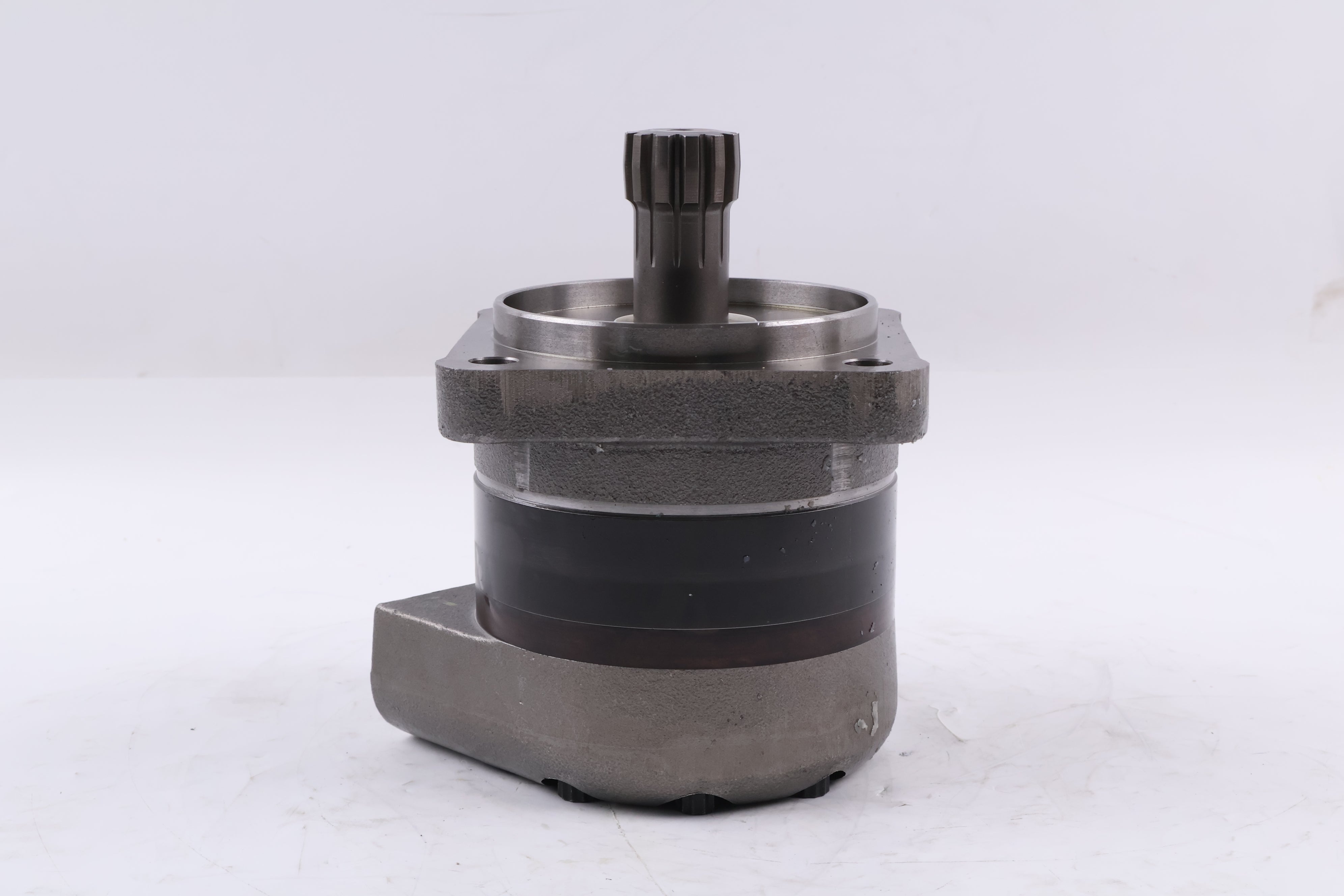 Aftermarket 6682034 Hydrostatic Drive Motor Compatible with Bobcat Skid Steer Loaders 751 763 773 S130 S150 S16 S160 S175 S18 S185 S205 S510 S530 S550 S570 S590 S595
