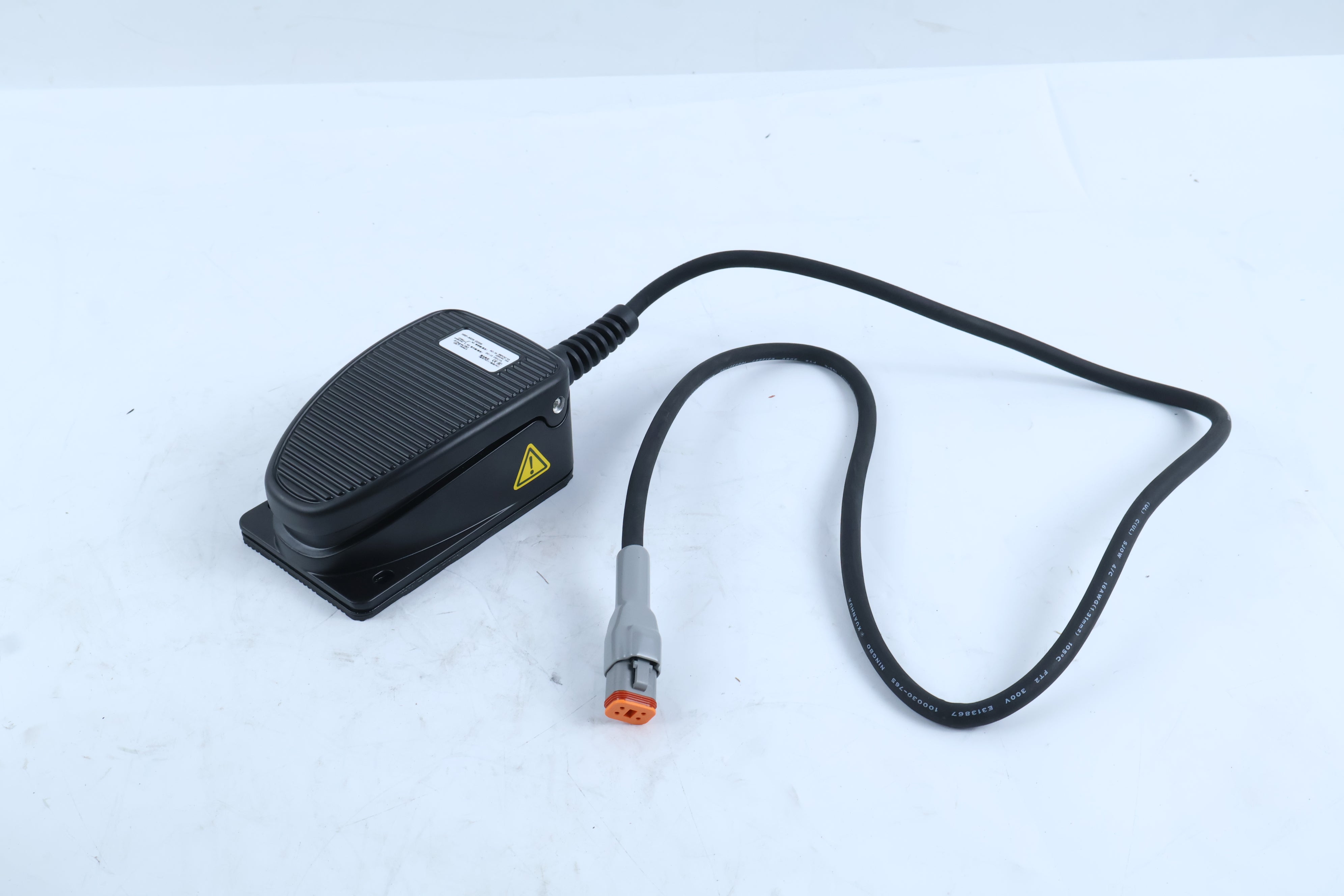 Foot Switch Assembly 1254874,1254874GT for Genie Boom Lift S-60 S-60TRAX S-60X S-65 S-65TRAX Z-45/25 Z-45/25 DC Z-62/40