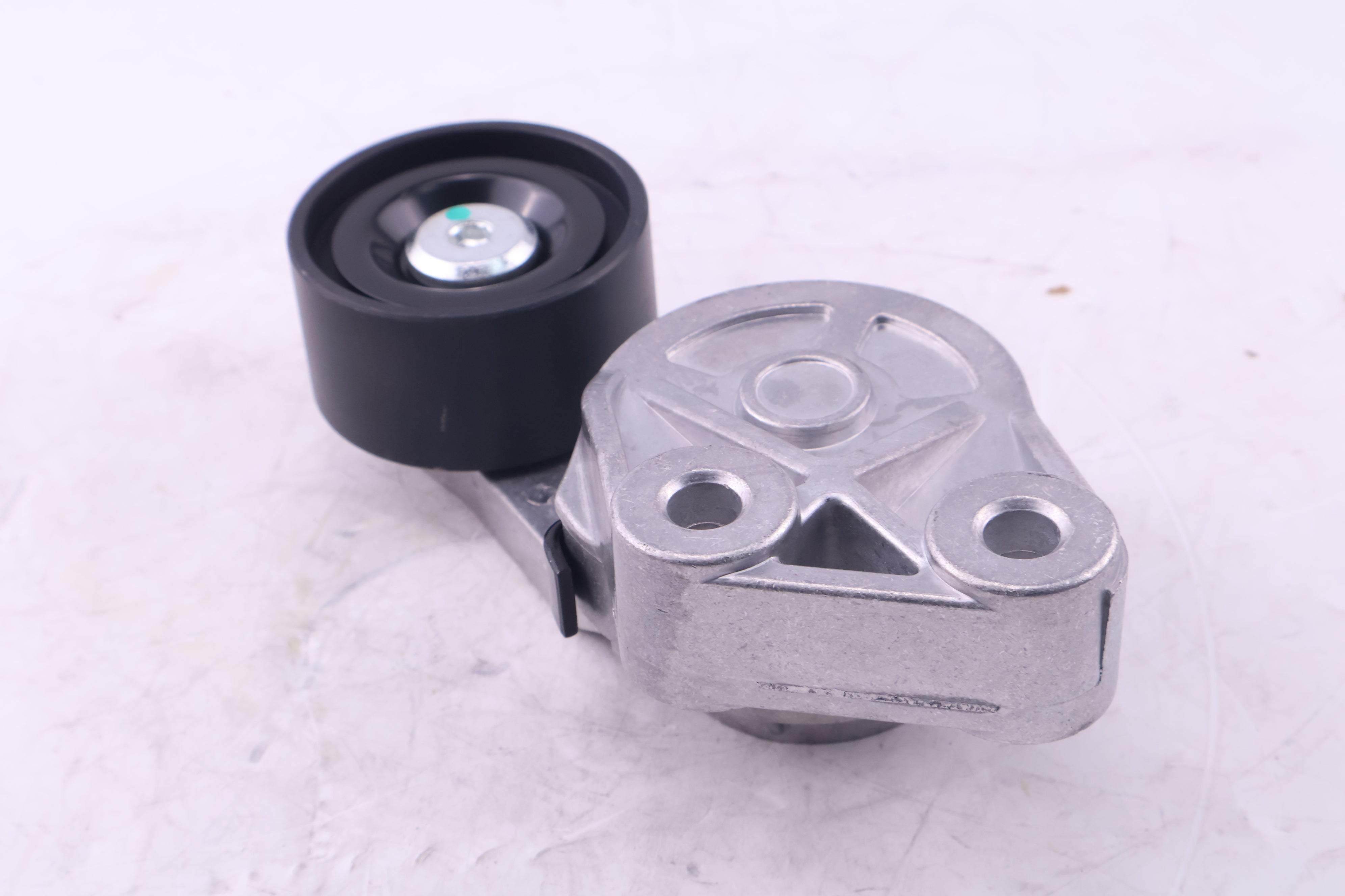 Alternator Belt Tensioner 8149855 20966526 for Volvo Engine D12