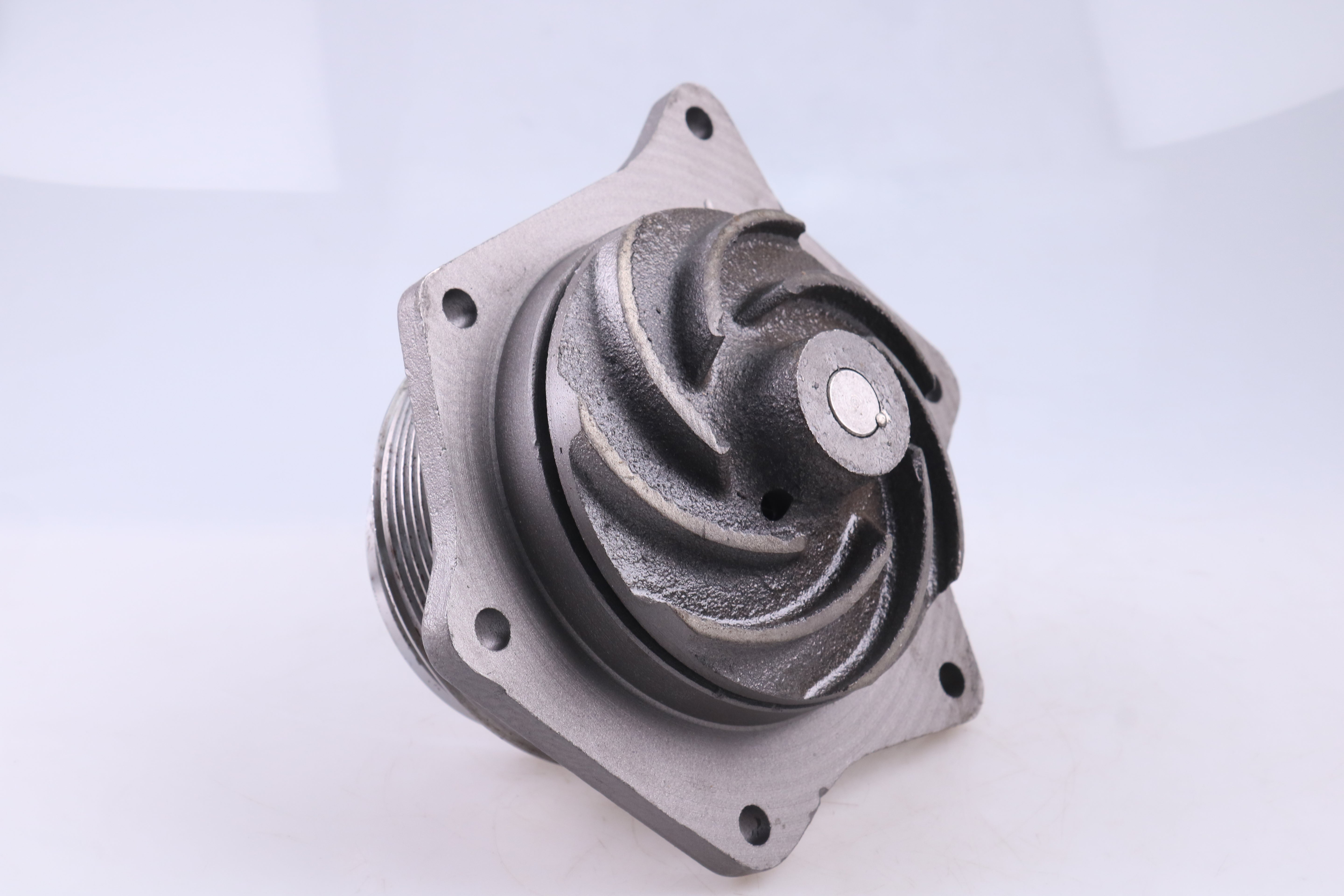 Water Pump 87801637 82847714 87840689 for CASE Tractor WDX1701