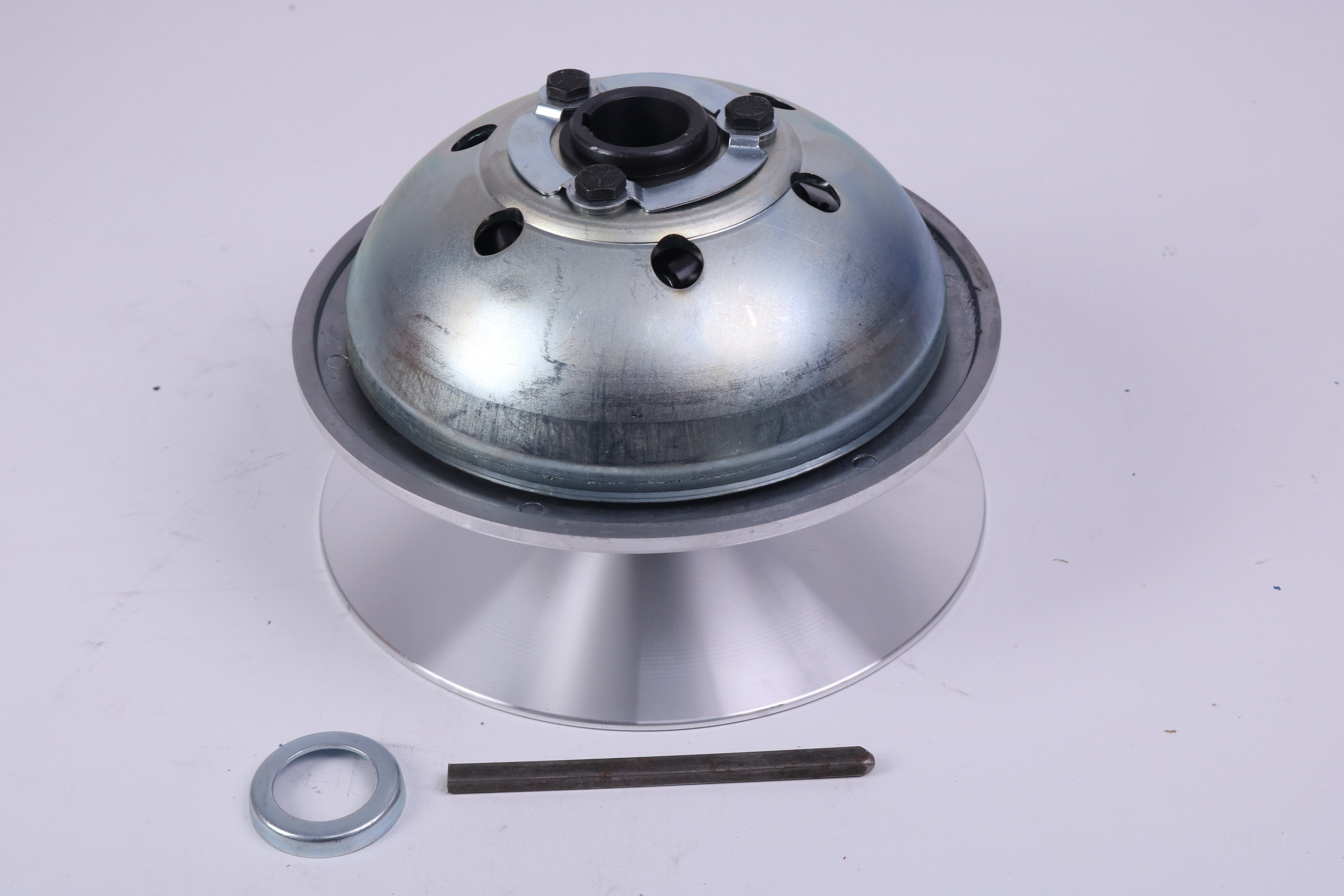 New Aftermarket Drive Clutch AM108520 AET10636 for John Deere Gators AMT 600 622