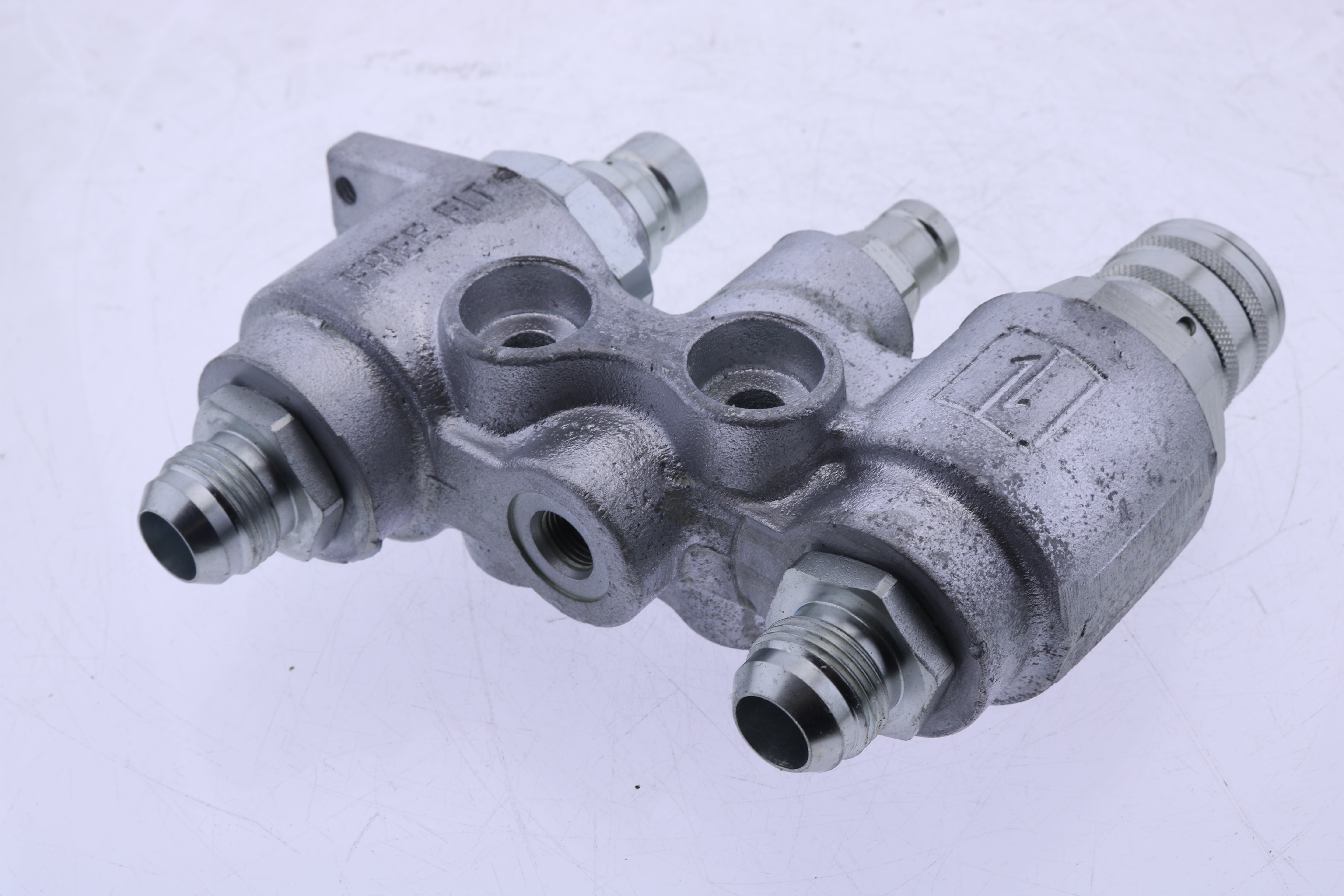 Female Hydraulic Quick Coupling AT406477 for John Deere 326E, 328E, 329E, 332E, 333E