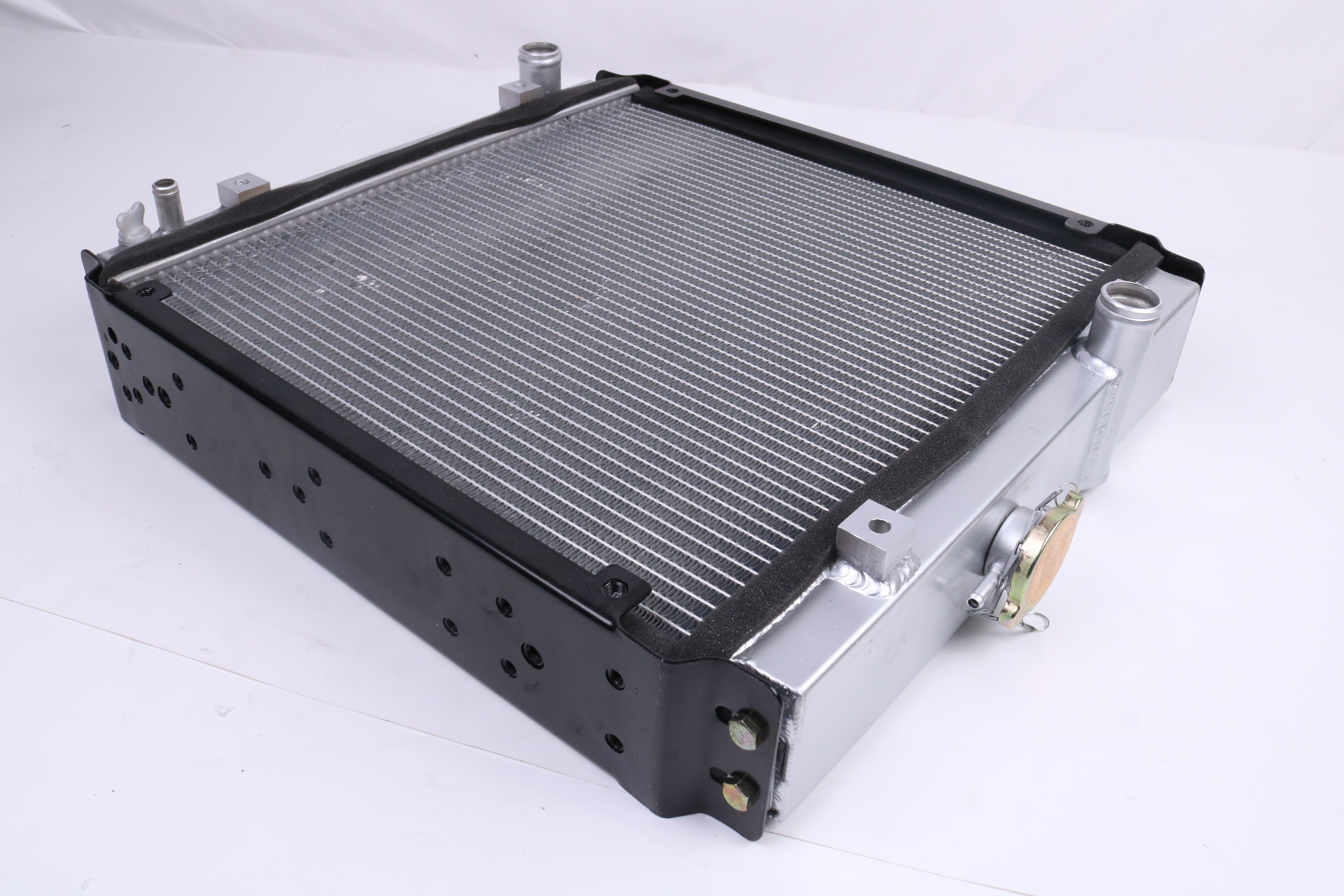 Coolant Radiator T4686-72165 T4686-72162 for Kioti Tractor DK35 DK40 DK45 DK50 DK65 DS4110 DS4110 HS DS4510