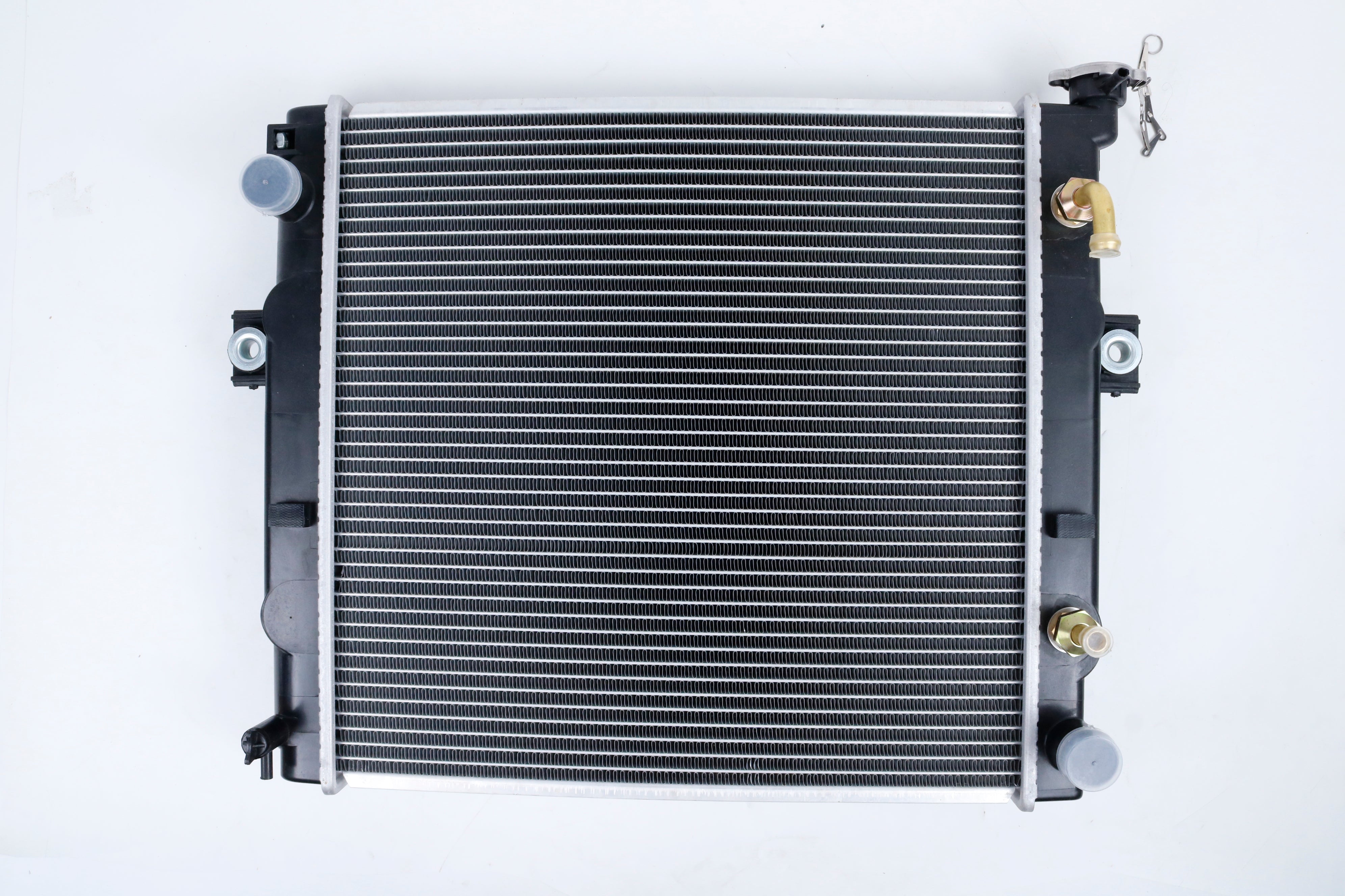 Water Tank Radiator 16410-U1201-71 for Toyota Engine 4Y 1DZ 5K Forklift 7FGCSU20 7FGCU15 7FGCU18
