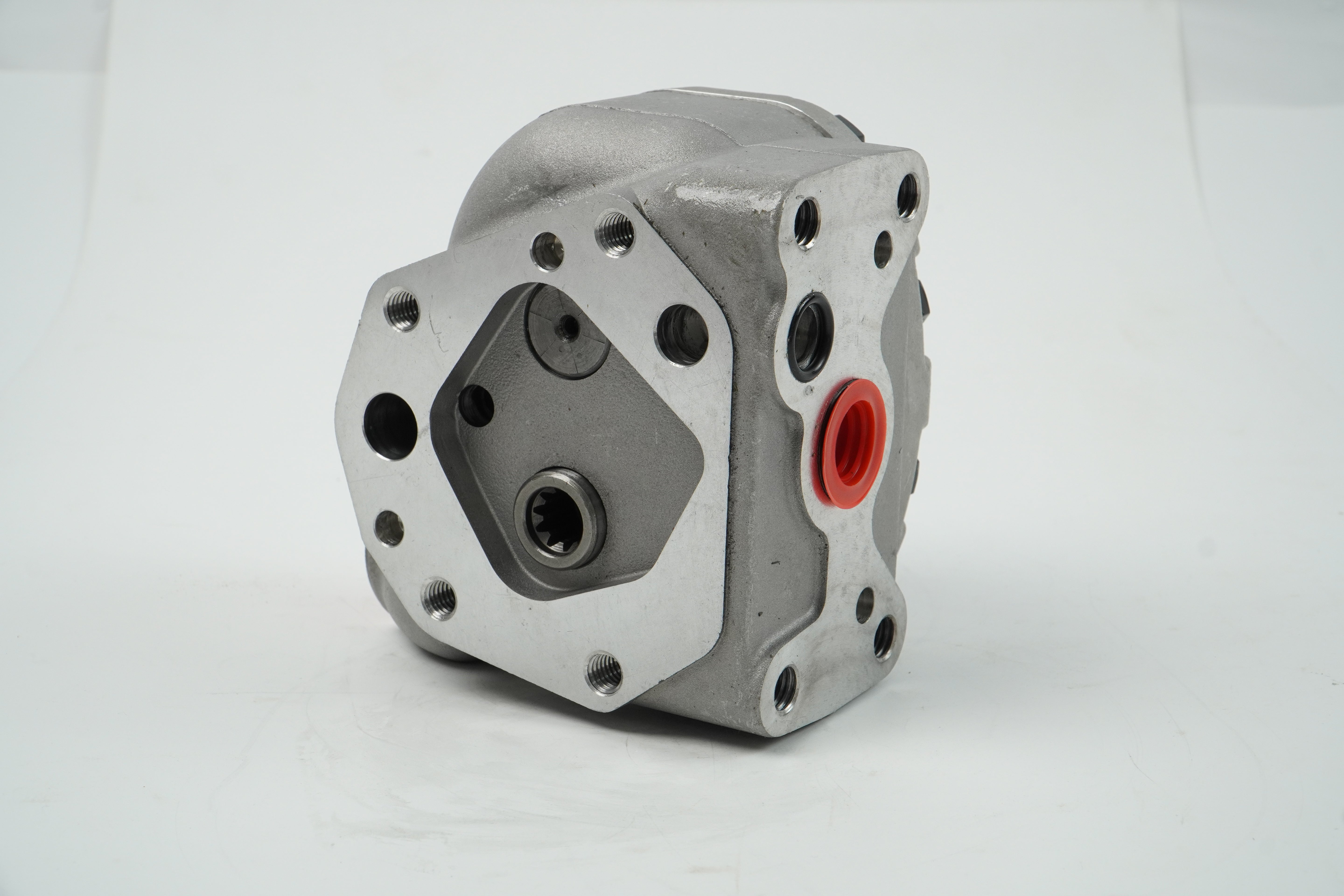 Gear Pump 70931C91 For CNHTractors 786, 886, 1086, 1486, 1586+