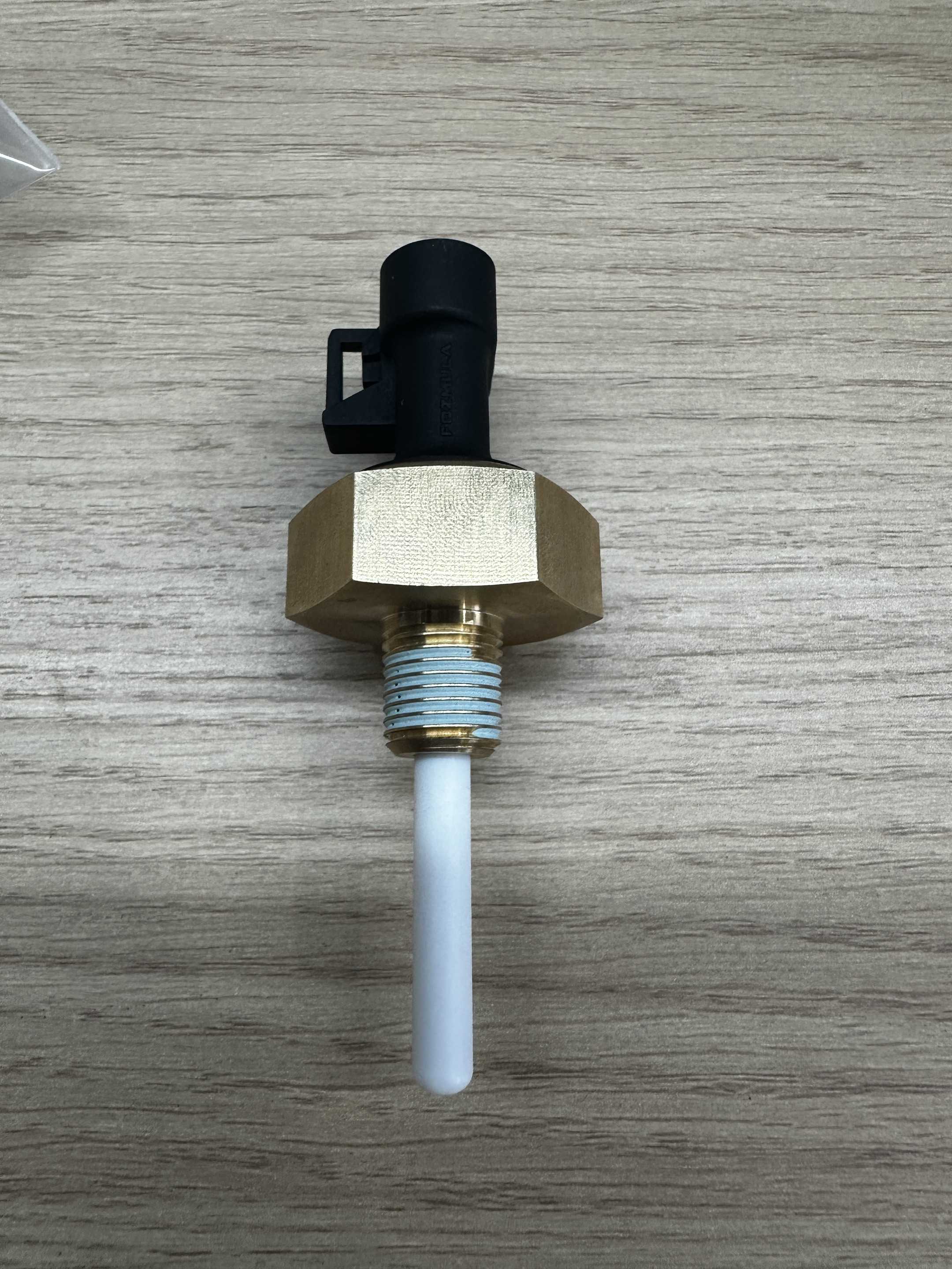 Aftermarket Coolant Level Sensor 1001245478 for JLG Skytrak Telehandler 6036 6042 8042 10042 10054