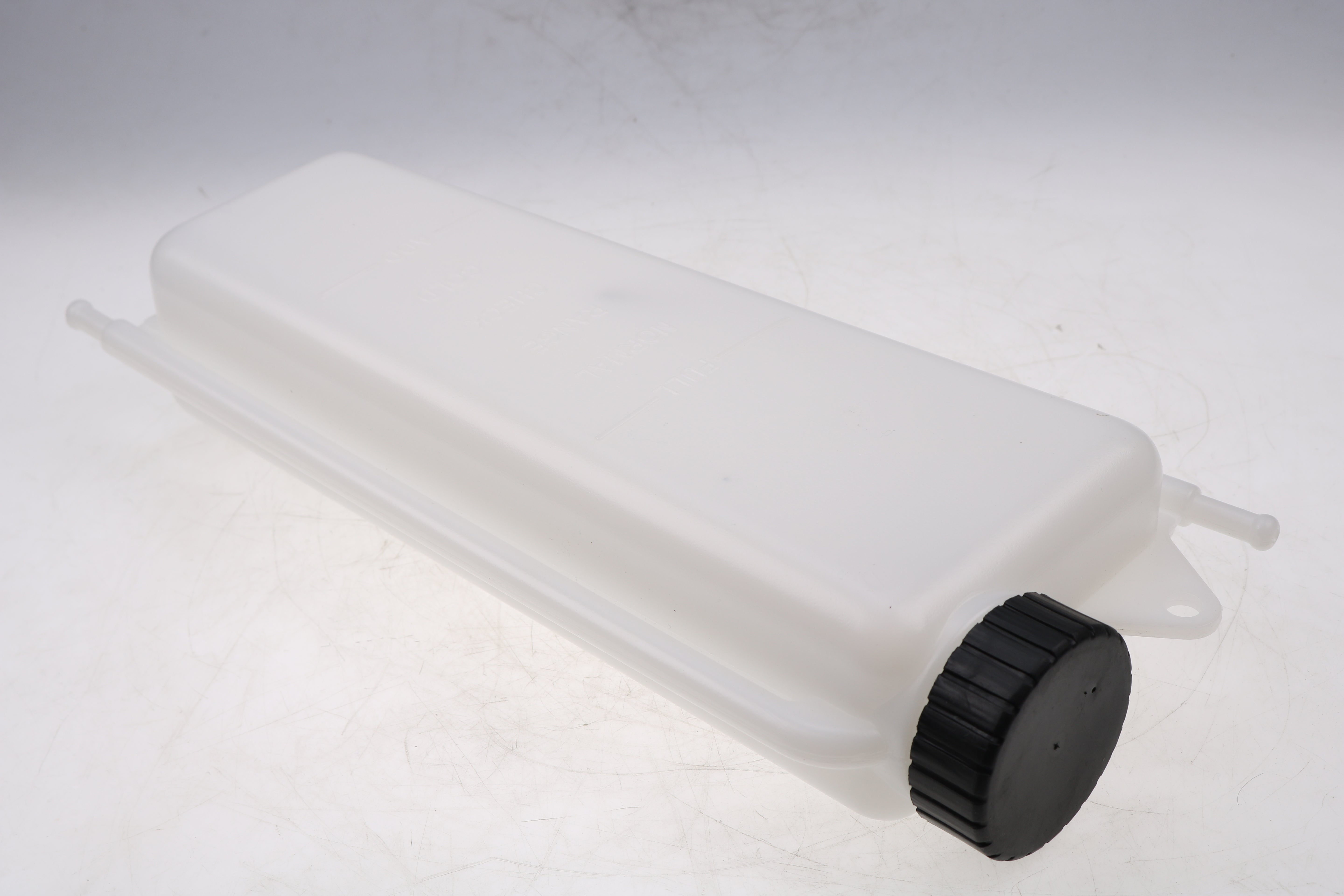 Aftermarket Reservoir Tank 131084A1 For Case Backhoe Loader 580L 580M 580SL 580SL 590L 590SM