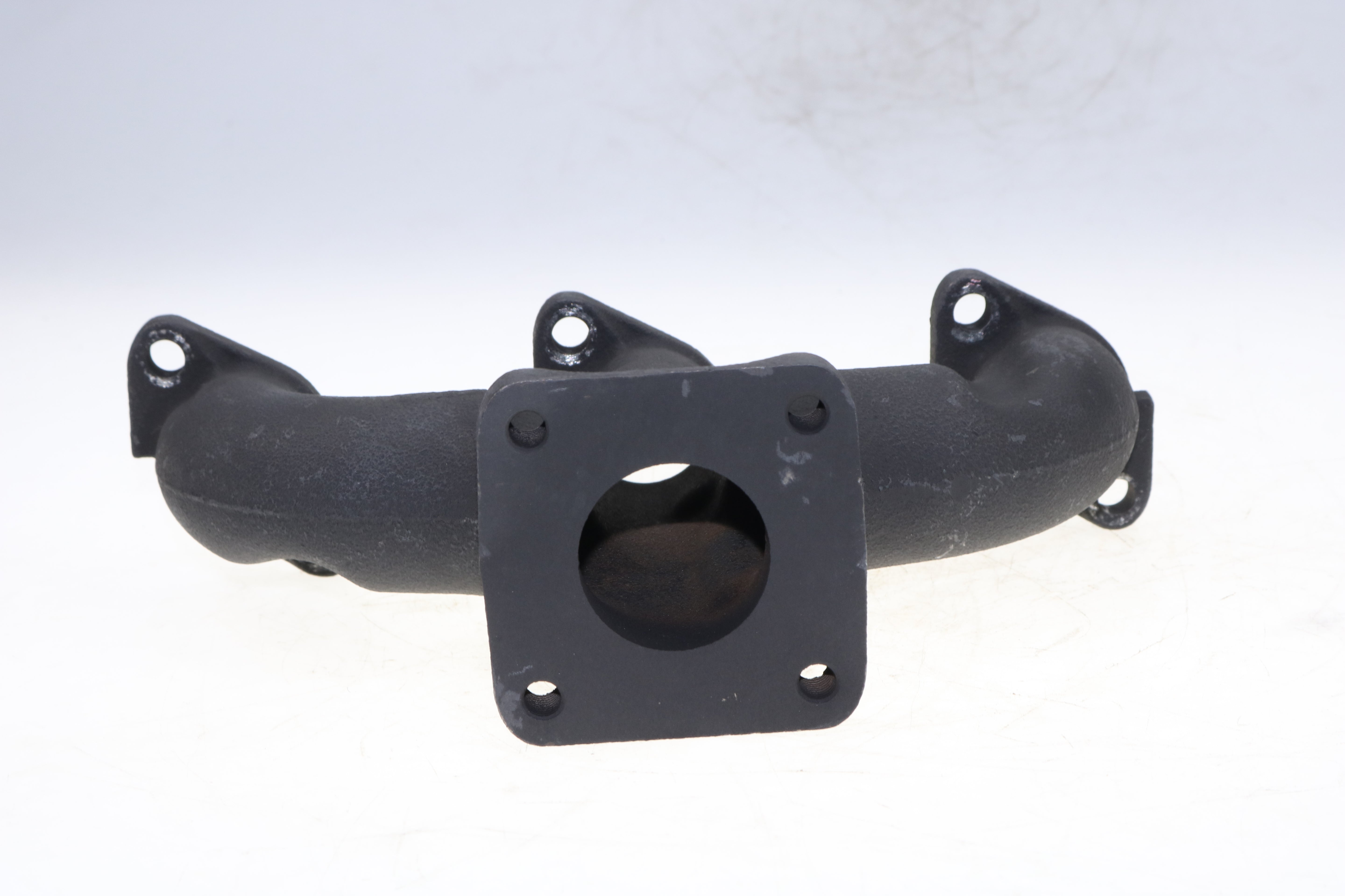 Original Exhaust Manifold 17213-12310 17213-12312 for Kubota Engine D905 D1005 D1105 D1305