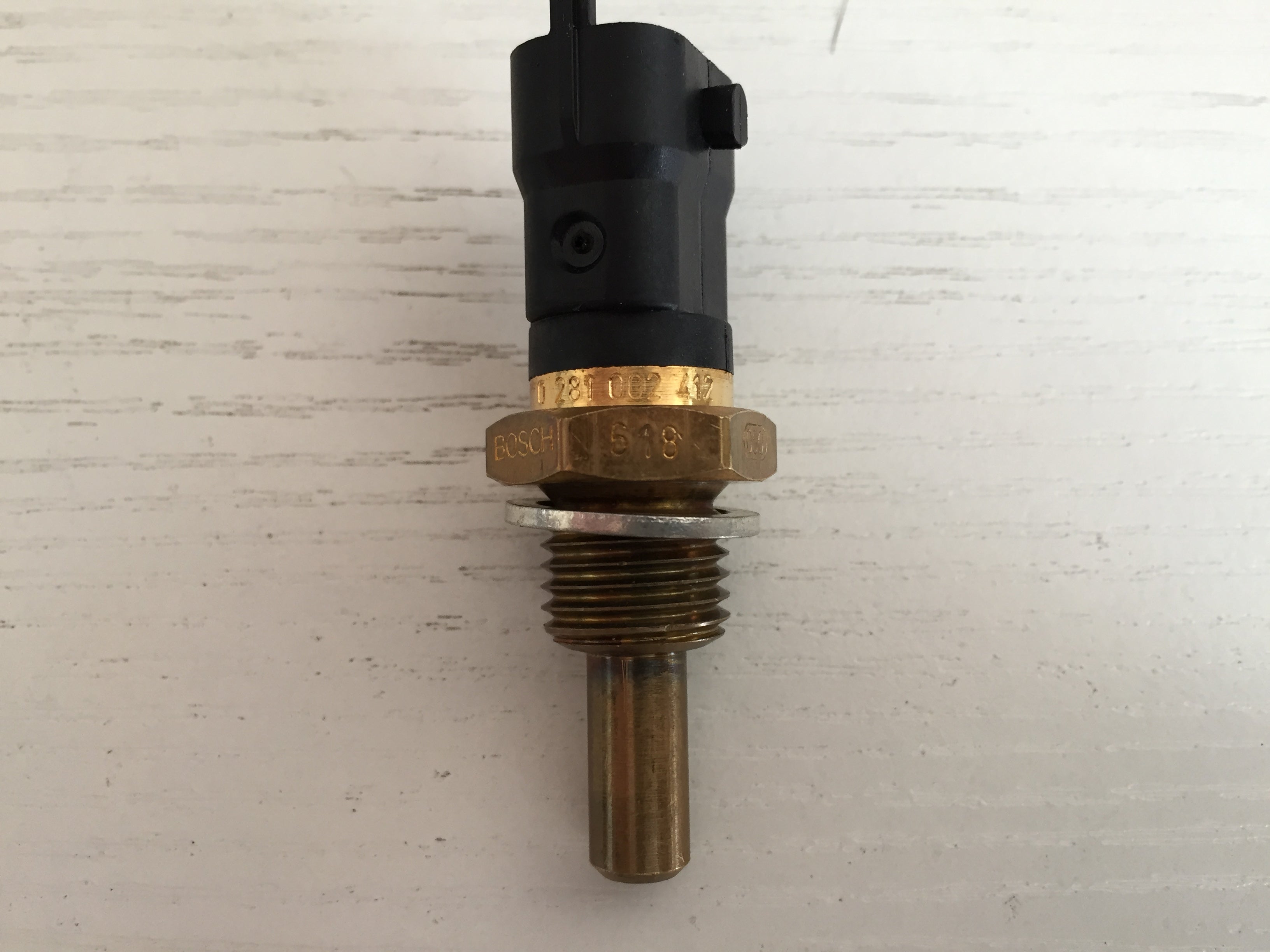 Temperature Sensor V836667732 for Massey Ferguson Tractor 4608, 4609, 4610, 5475, 8S.205, 8S.225, 8S