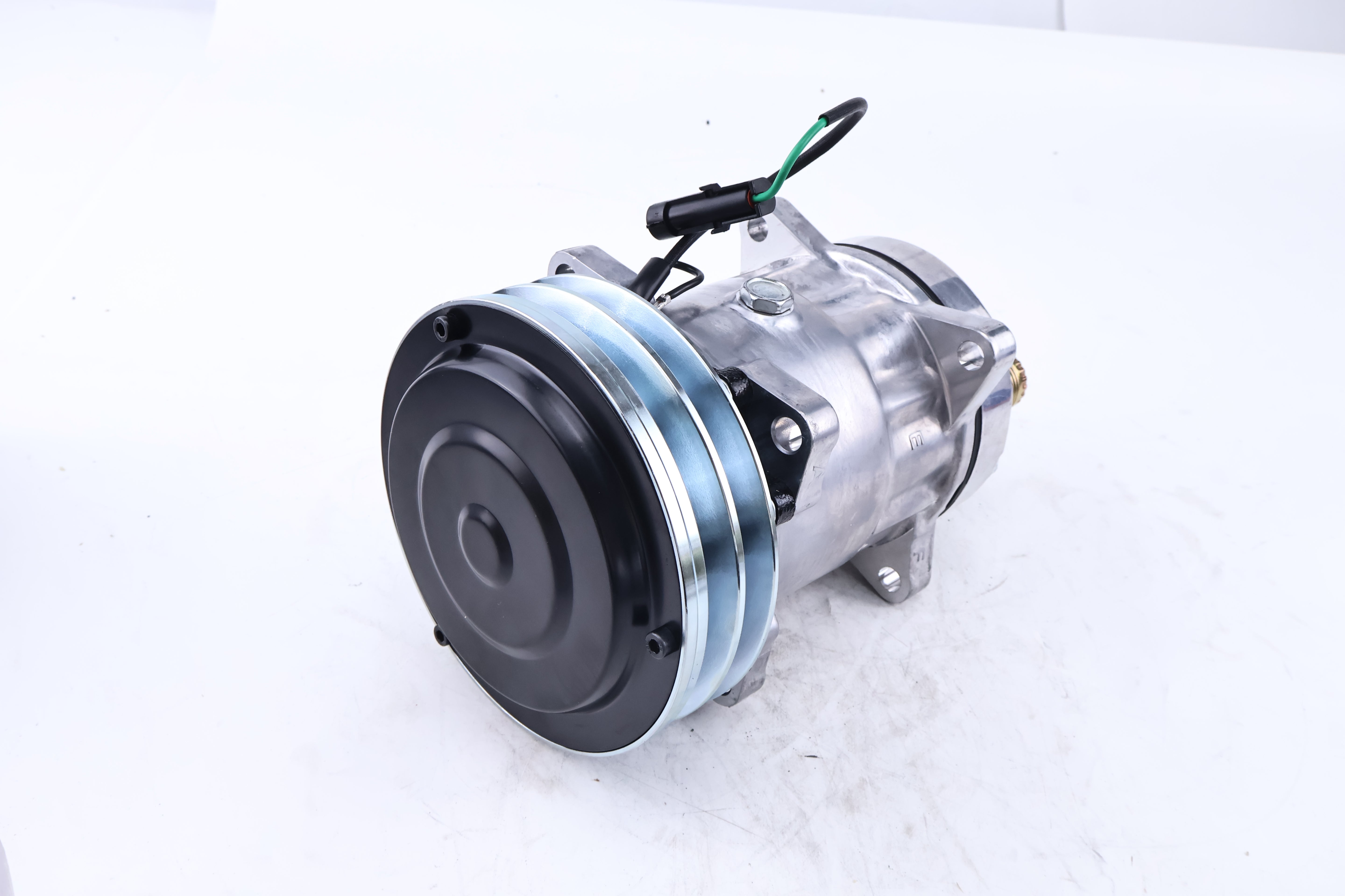 Aftermarket A/C Compressor 86983967 for CASE Wheel Loader 521D 621D 821C 921C 921E Dozer 1150K 1650L 850M LT