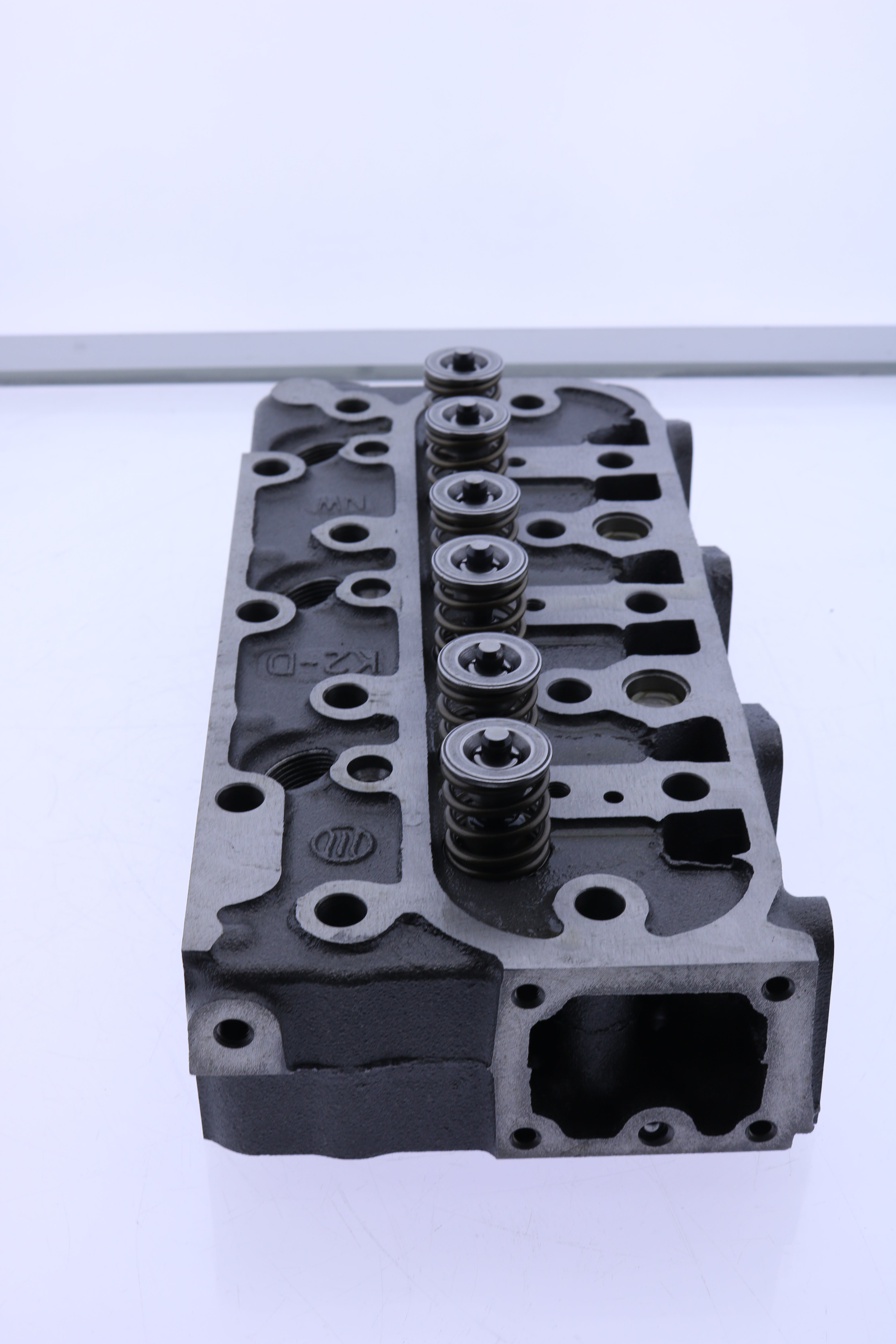 D1005 Cylinder Head Assembly 16025-03040 for Kubota Engine D1005 L4240 ZD25 ZD326