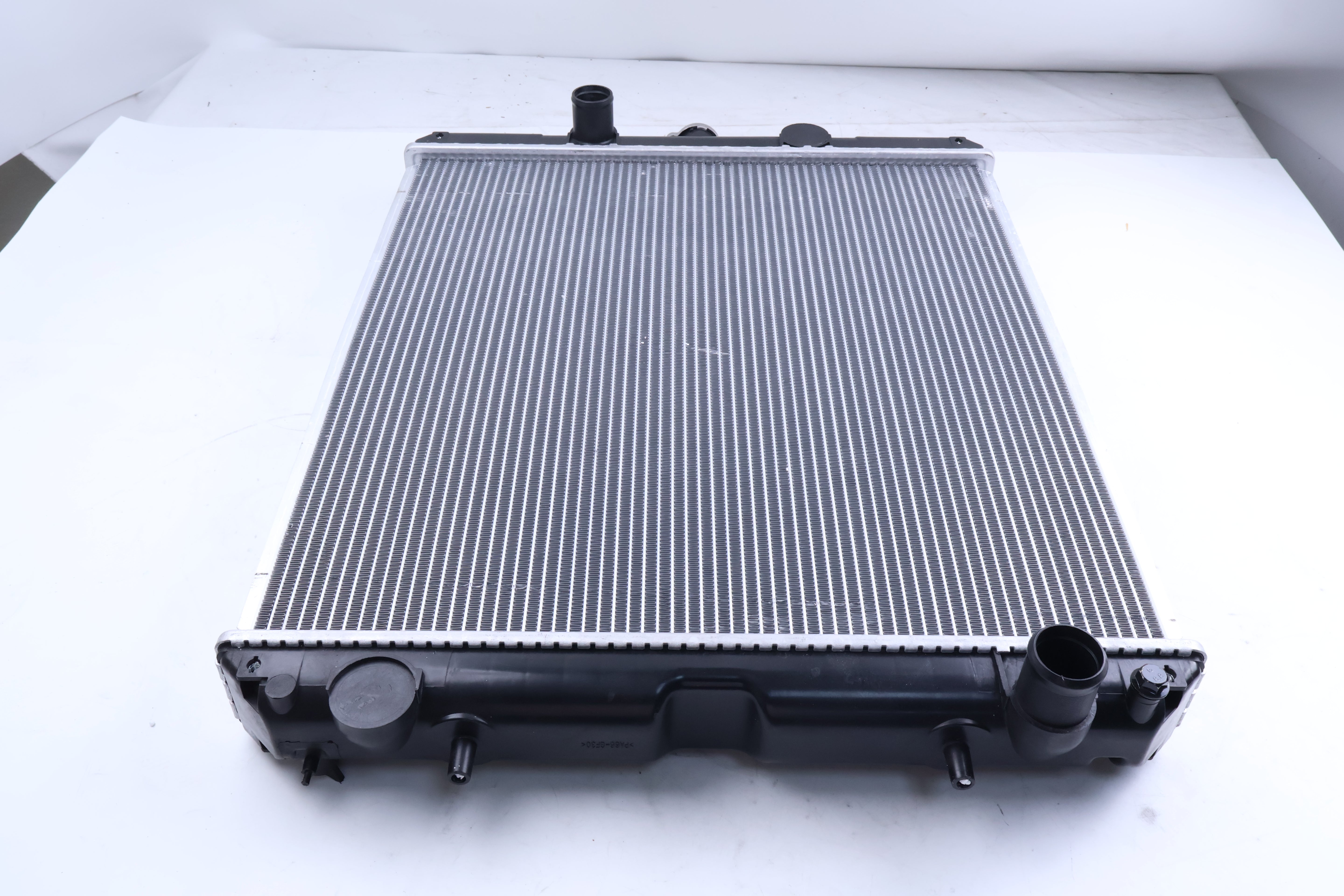 Aftermarket Radiator 8036816 1001263606 for JLG Telehandler 8042 10054 10042