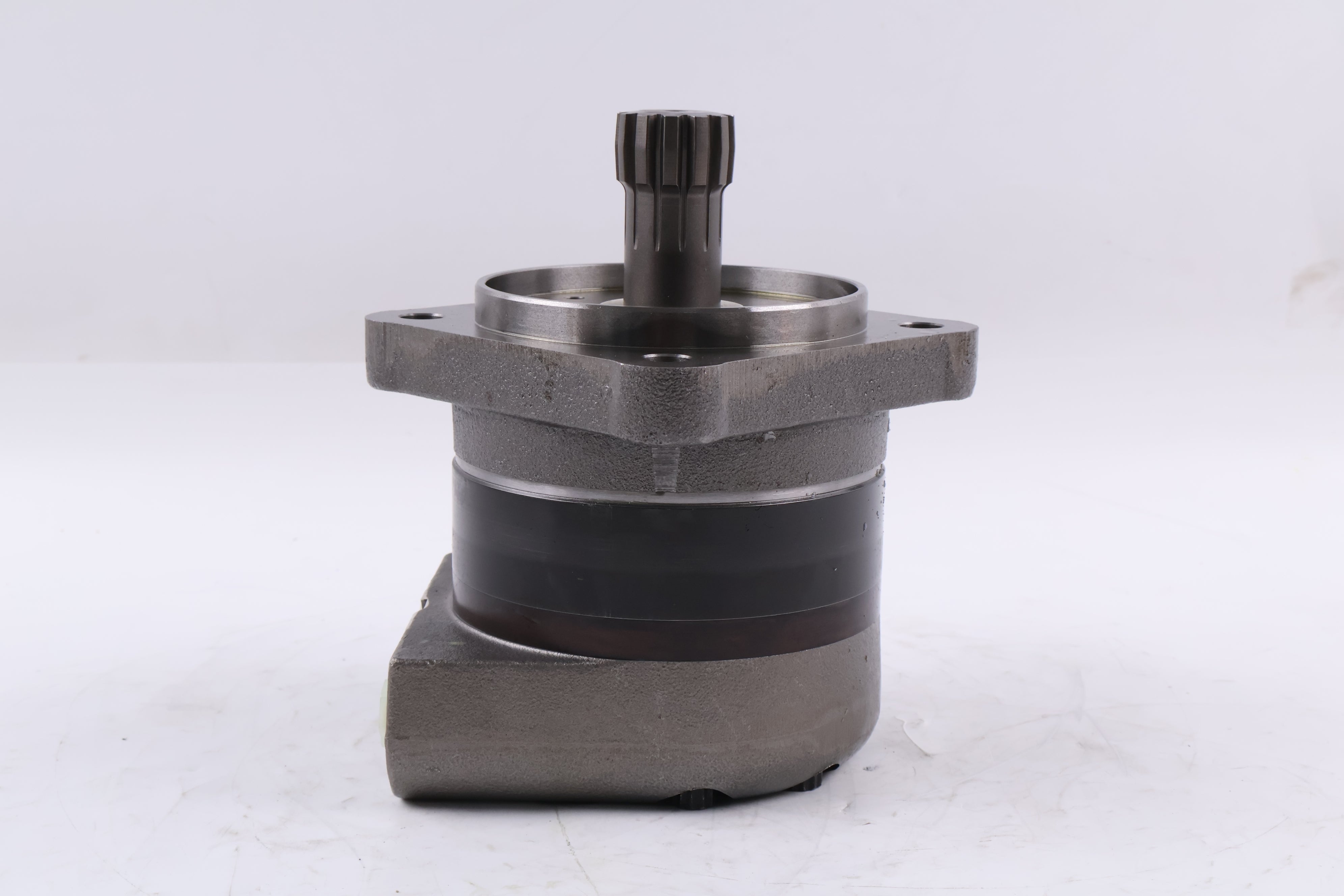 Aftermarket 6682034 Hydrostatic Drive Motor Compatible with Bobcat Skid Steer Loaders 751 763 773 S130 S150 S16 S160 S175 S18 S185 S205 S510 S530 S550 S570 S590 S595