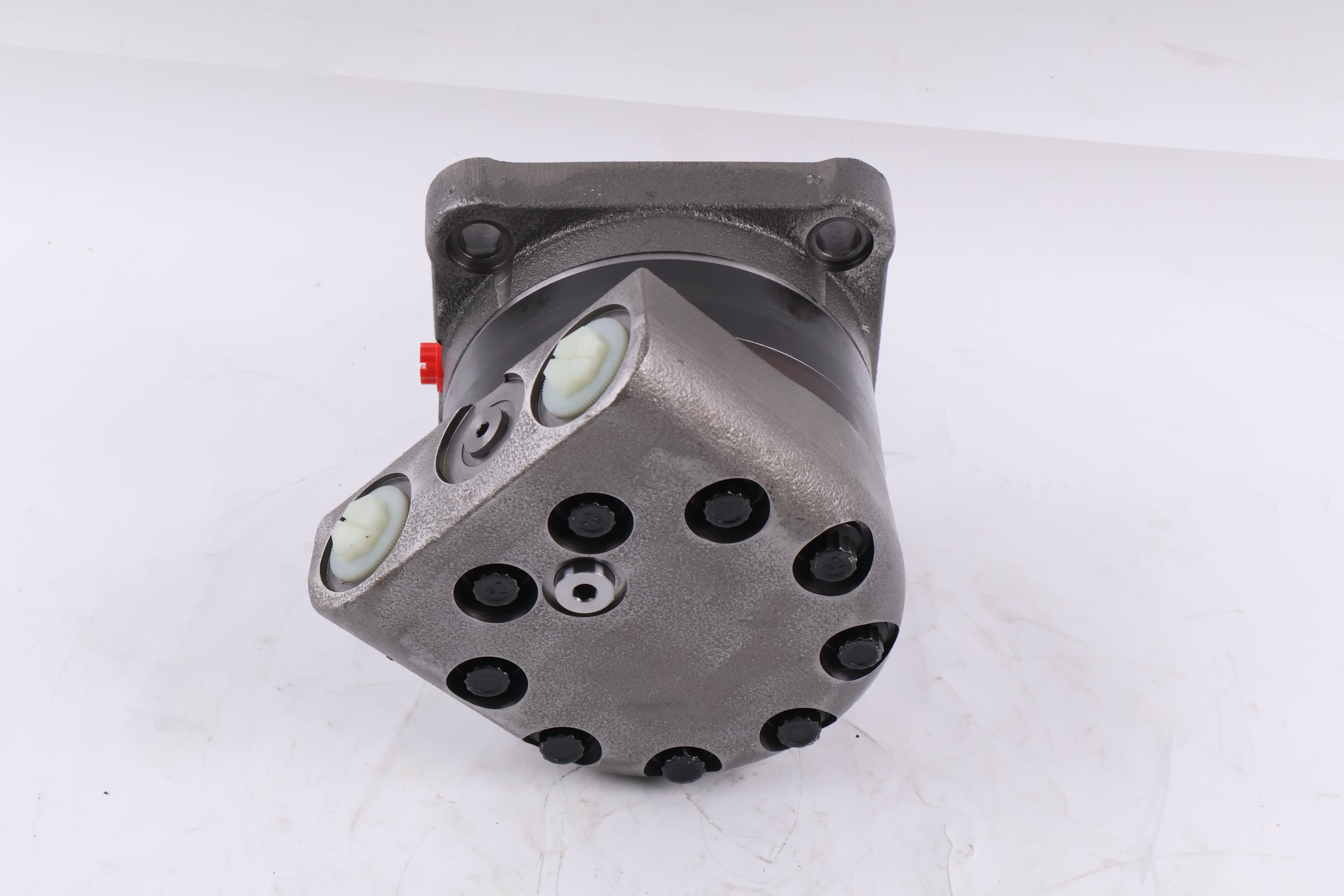 Aftermarket 6682034 Hydrostatic Drive Motor Compatible with Bobcat Skid Steer Loaders 751 763 773 S130 S150 S16 S160 S175 S18 S185 S205 S510 S530 S550 S570 S590 S595