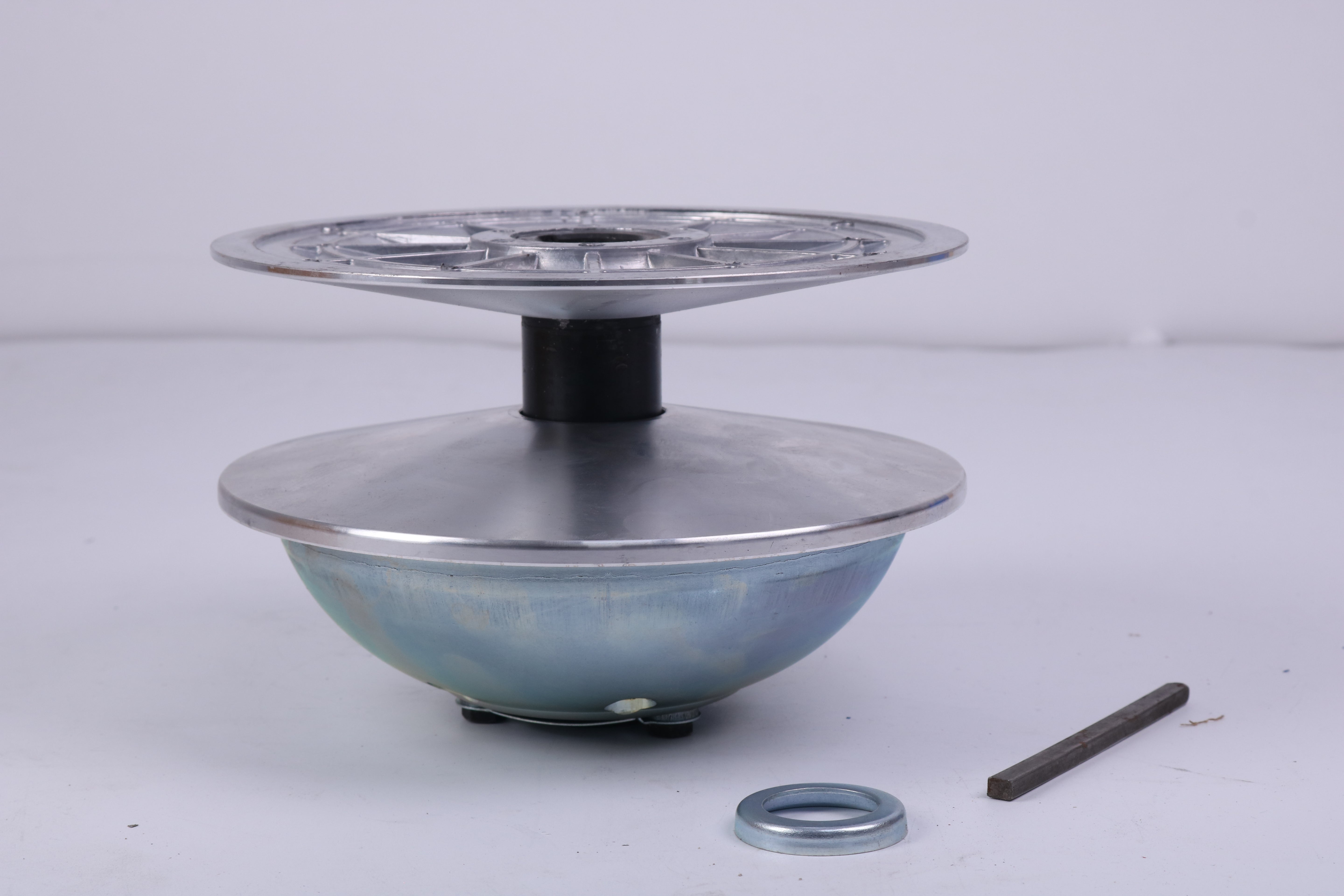 New Aftermarket Drive Clutch AM108520 AET10636 for John Deere Gators AMT 600 622