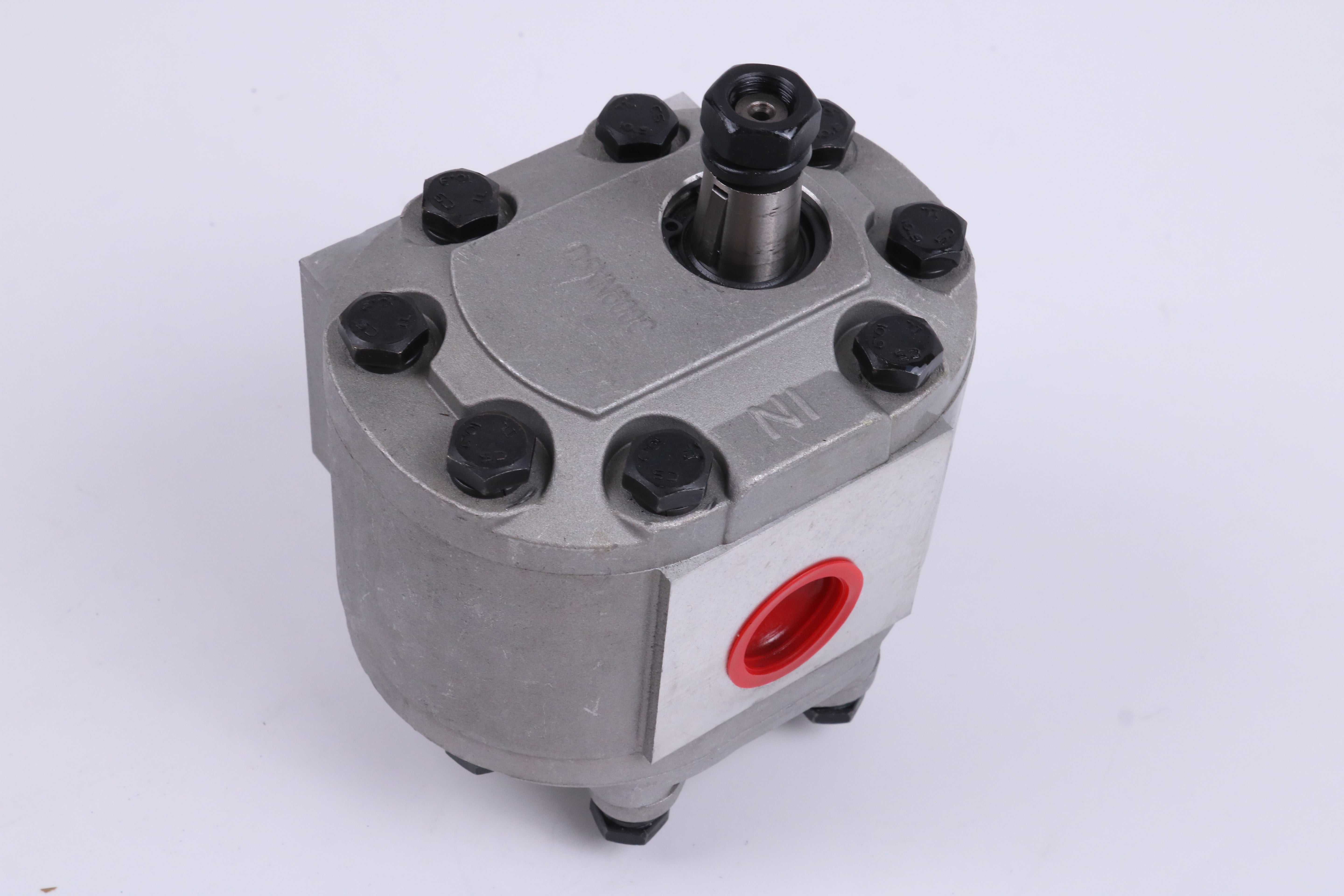 Gear Pump D5NN600C 83903943 for Ford Tractors 8000, 8600, 8700, 9000, 9600 9700