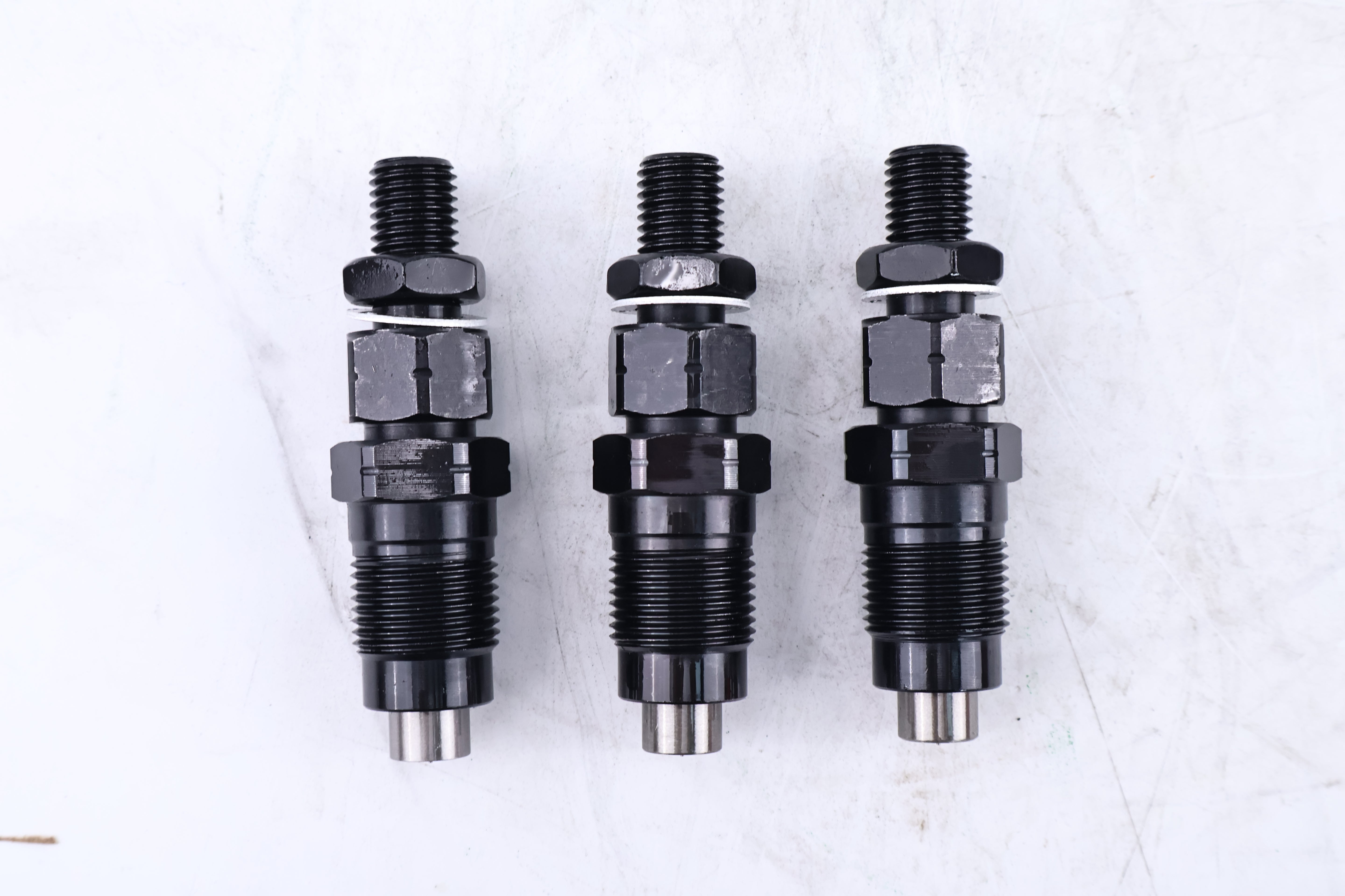 Fuel Injector 16032-53900 for Kubota Engine D905 D1005 D1105 Tractor B1700 B2100 B2400 B2410 B2710 B2910 B7500