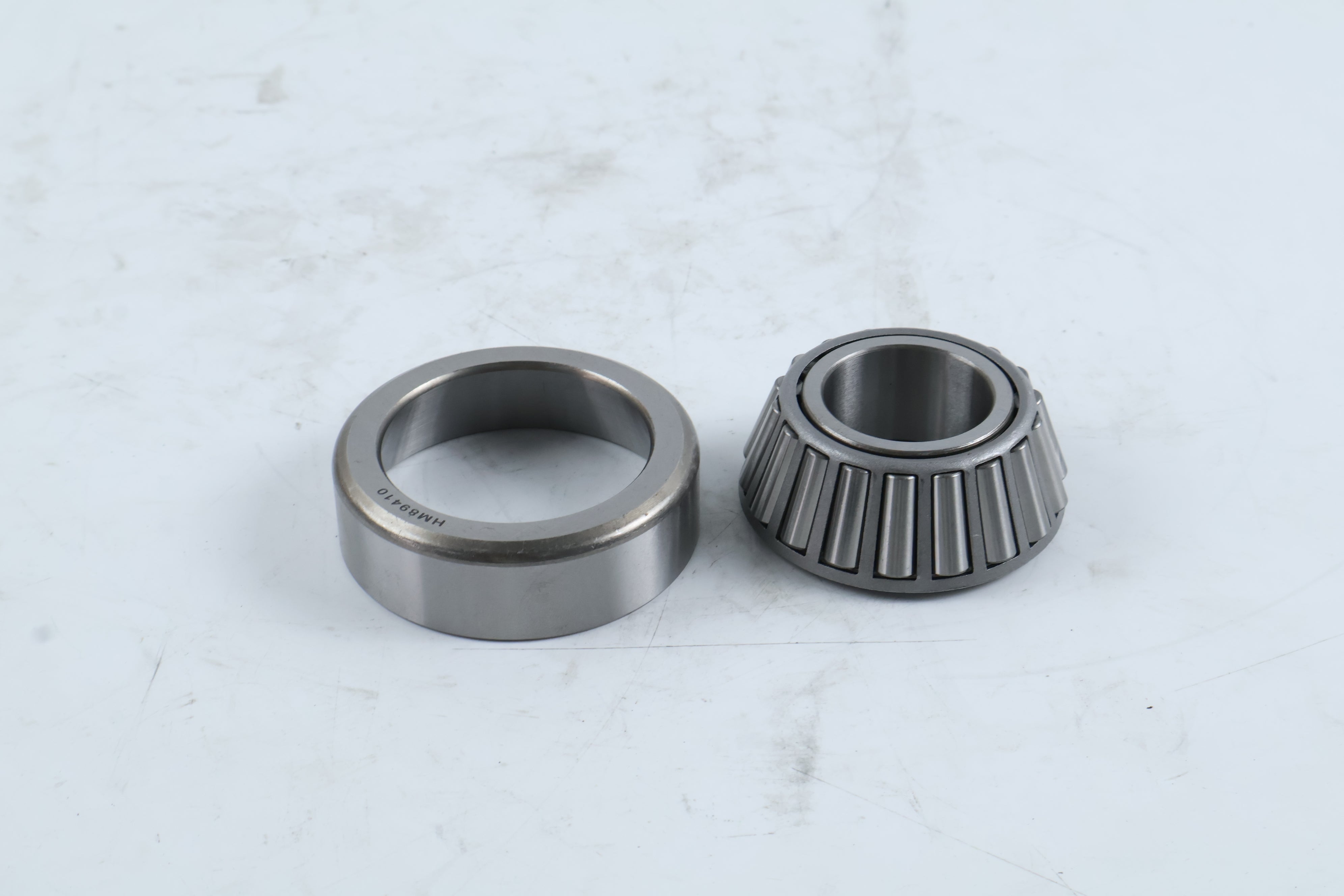 New Tapered Roller Bearing Cup JD8252 for John Deere Tractor 1040 1550 1640 1641 1850 2040 2040S 2150 2240 4040S 4050 4055 4350