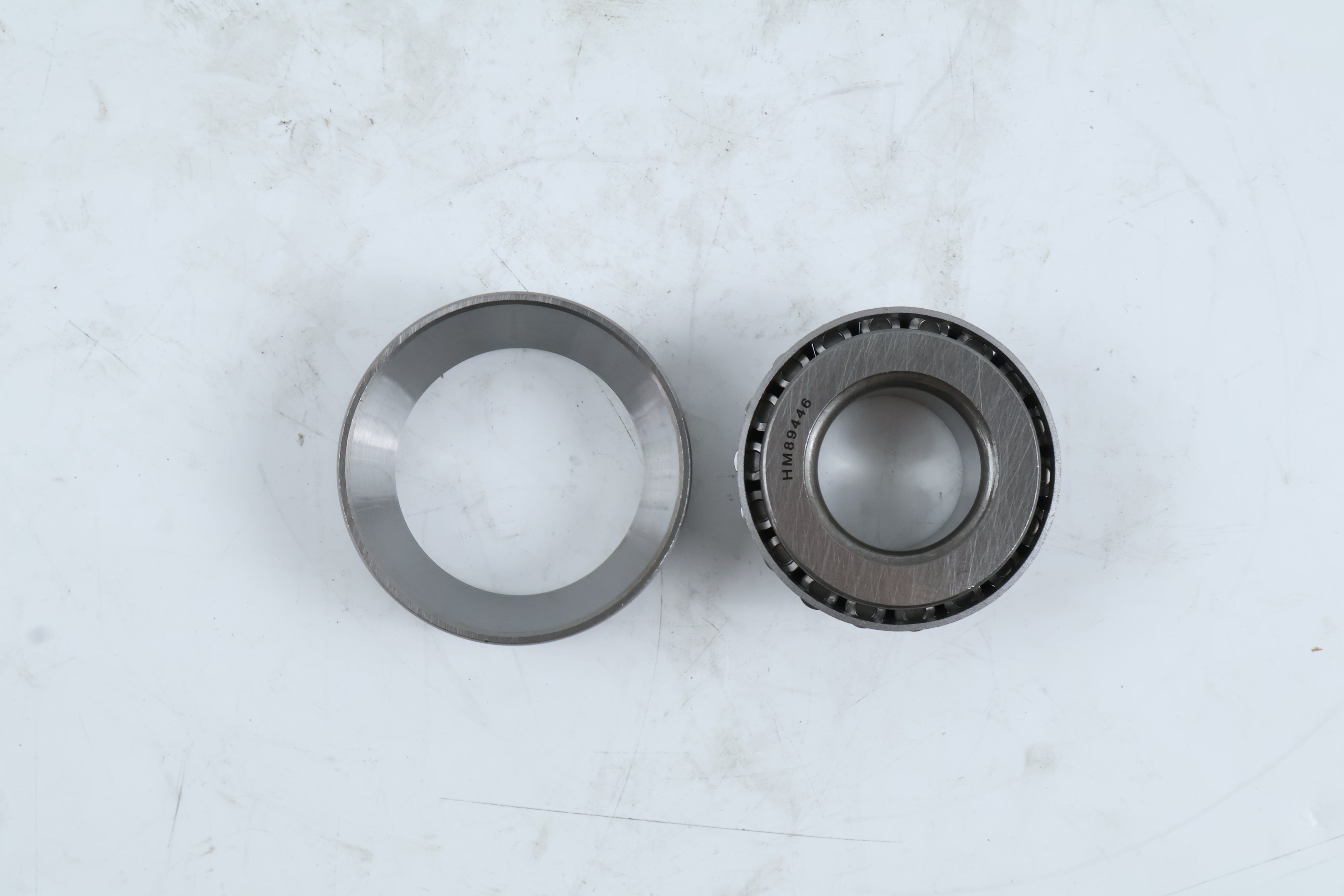 New Tapered Roller Bearing Cup JD8252 for John Deere Tractor 1040 1550 1640 1641 1850 2040 2040S 2150 2240 4040S 4050 4055 4350