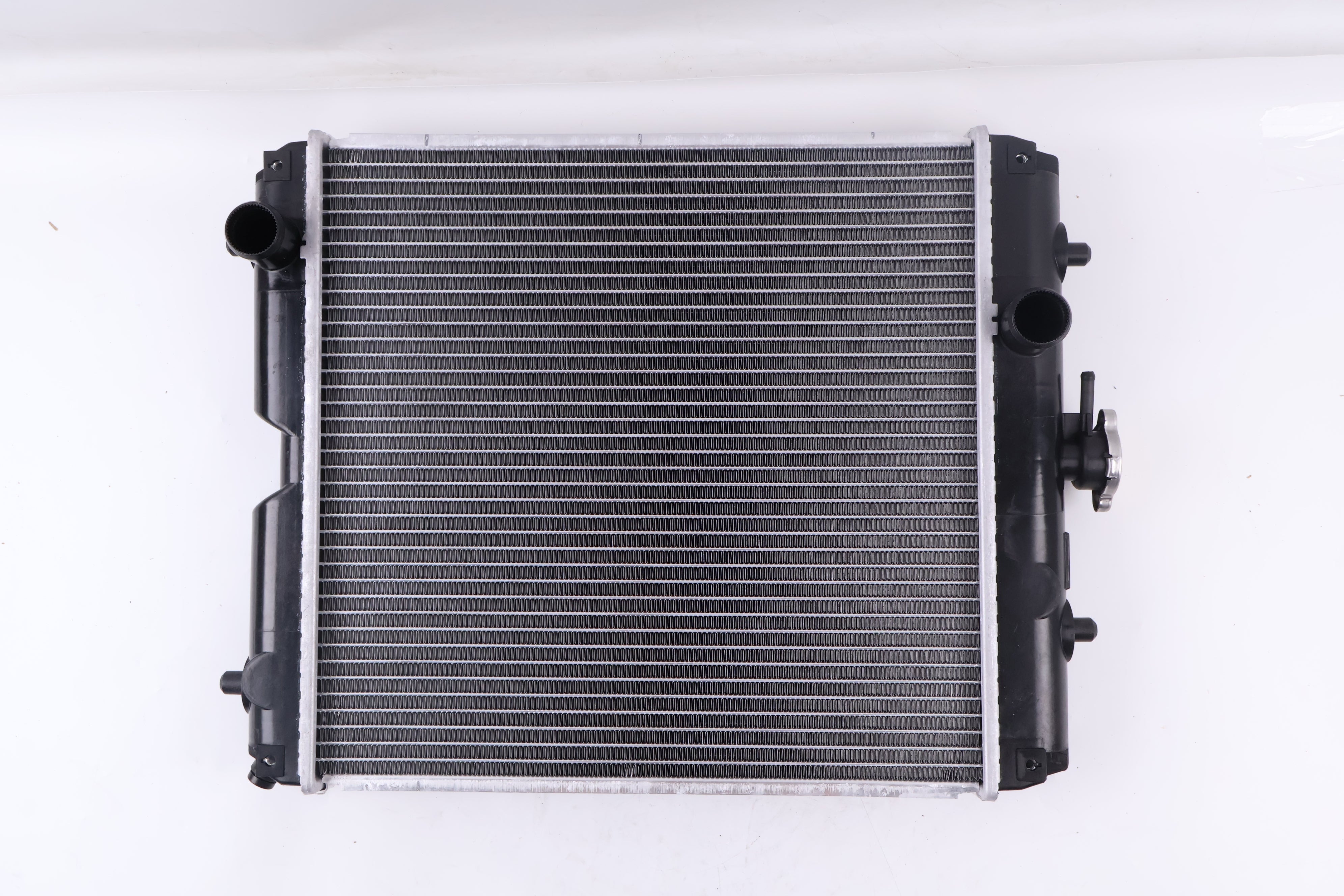 Aftermarket Water Tank Radiator TC420-16000 for Kubota L2501F L3200F L3800F LX3310HSD B3150HD B3350HSD ZD1211 ZD1221L